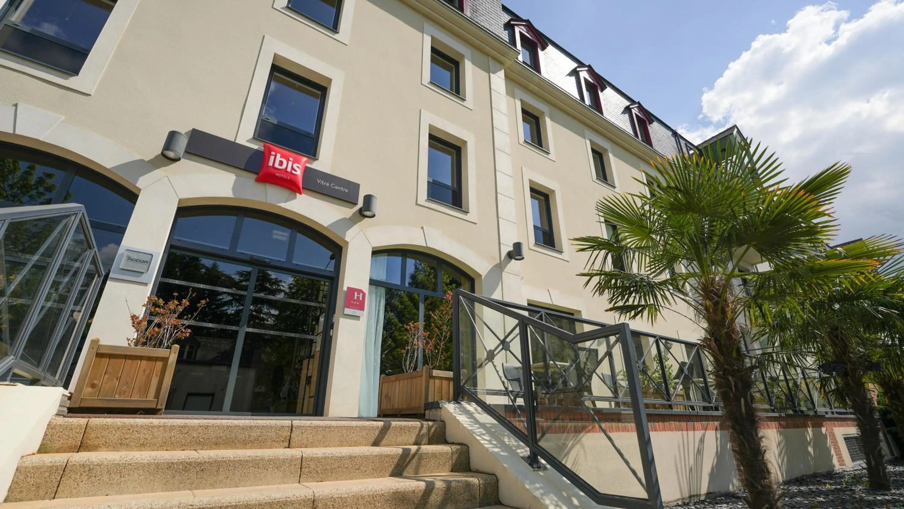 Property building in Ibis Vitré Centre