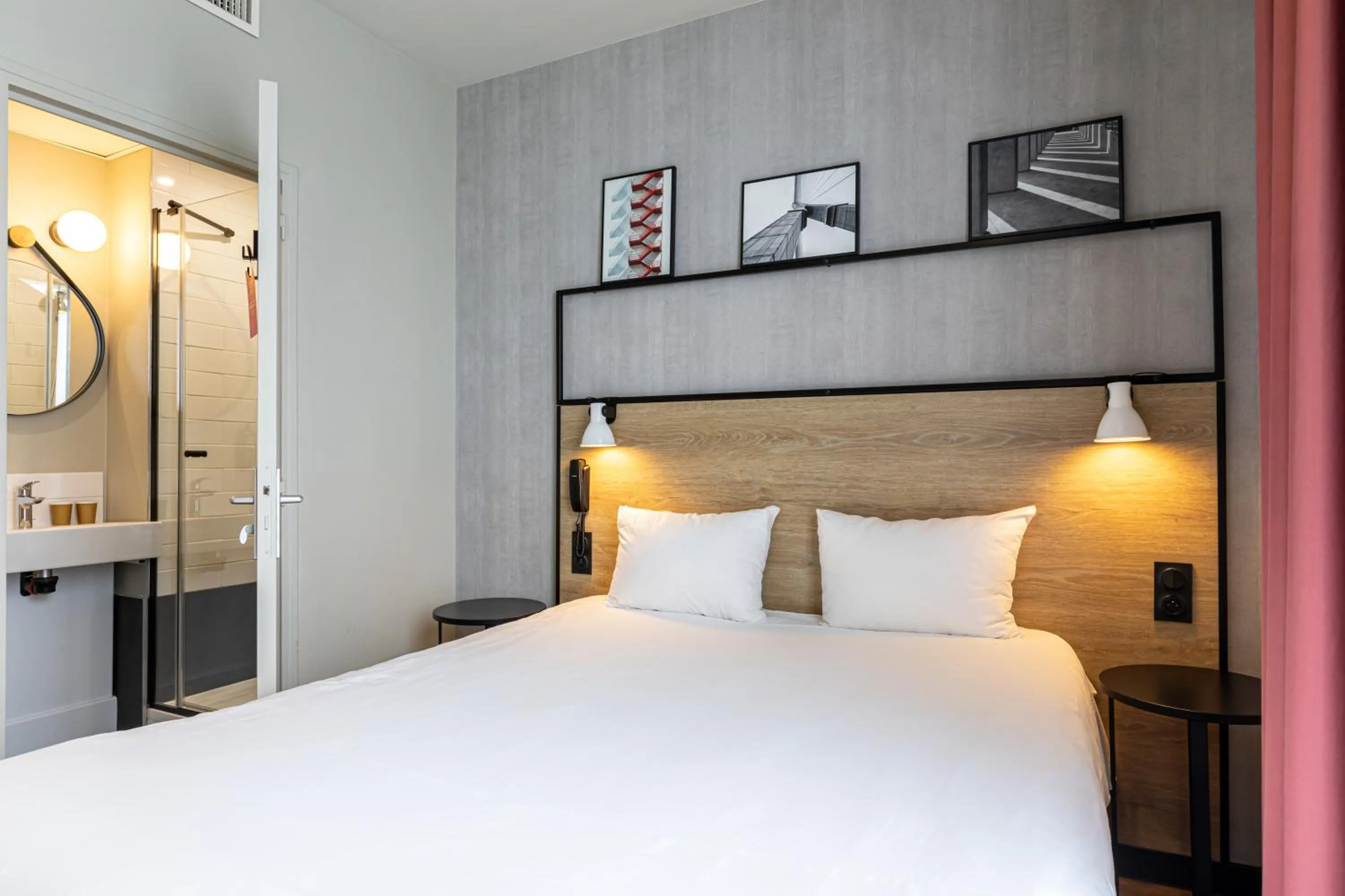 Bedroom, Bed in ibis Paris Boulogne Billancourt