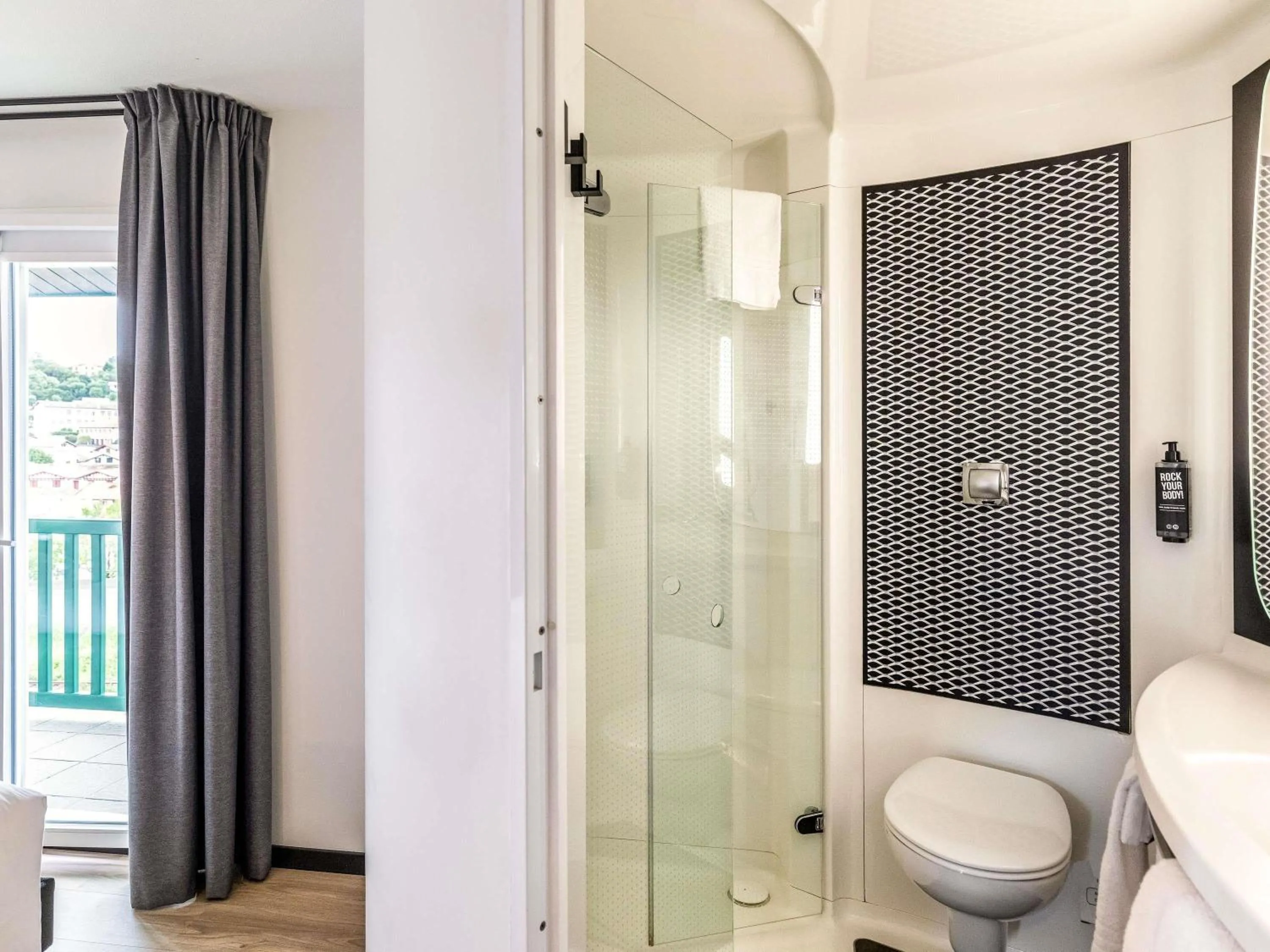 Bedroom in ibis Ciboure Saint-Jean-de-Luz