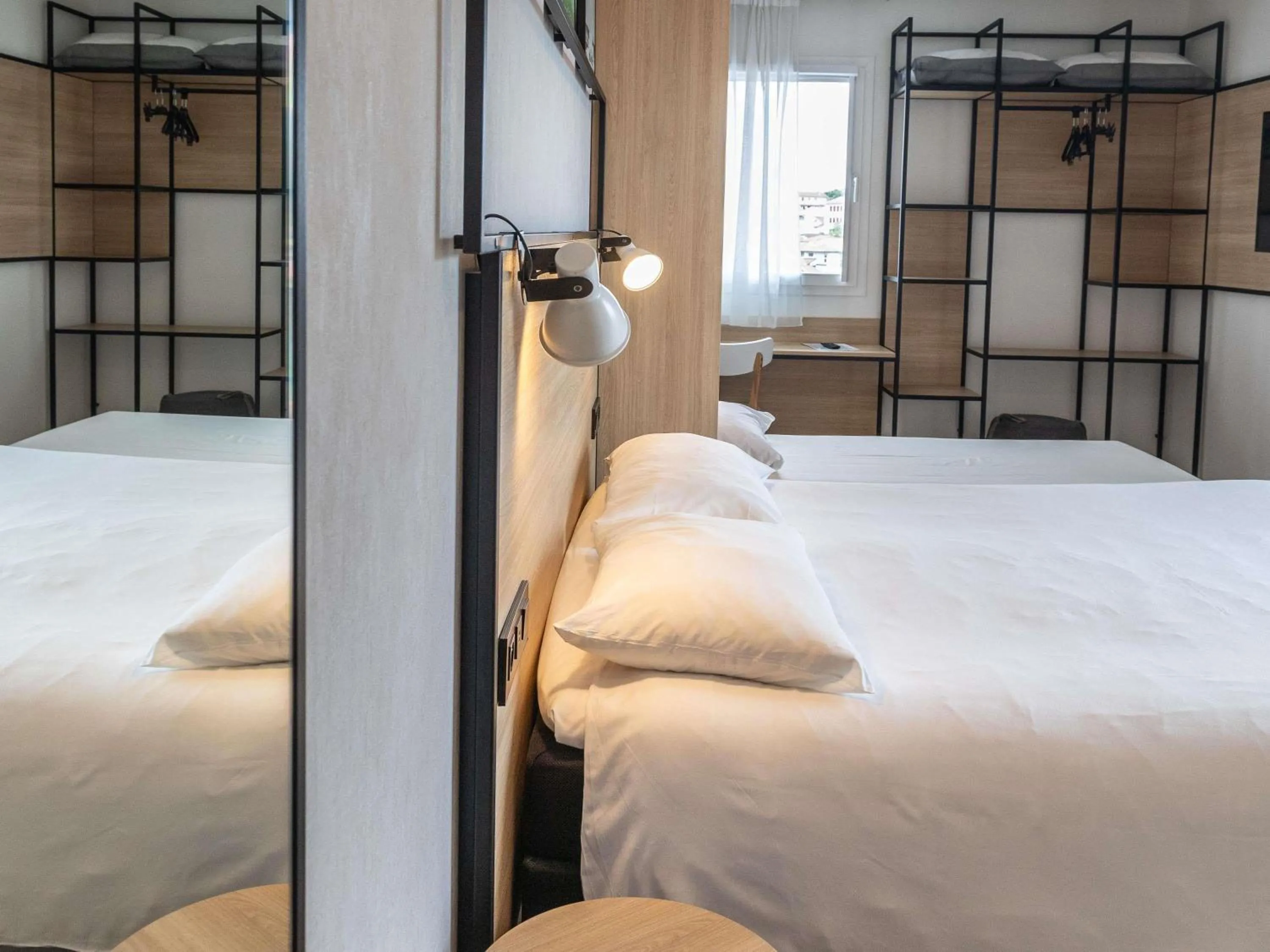 Bedroom, Bed in ibis Ciboure Saint-Jean-de-Luz