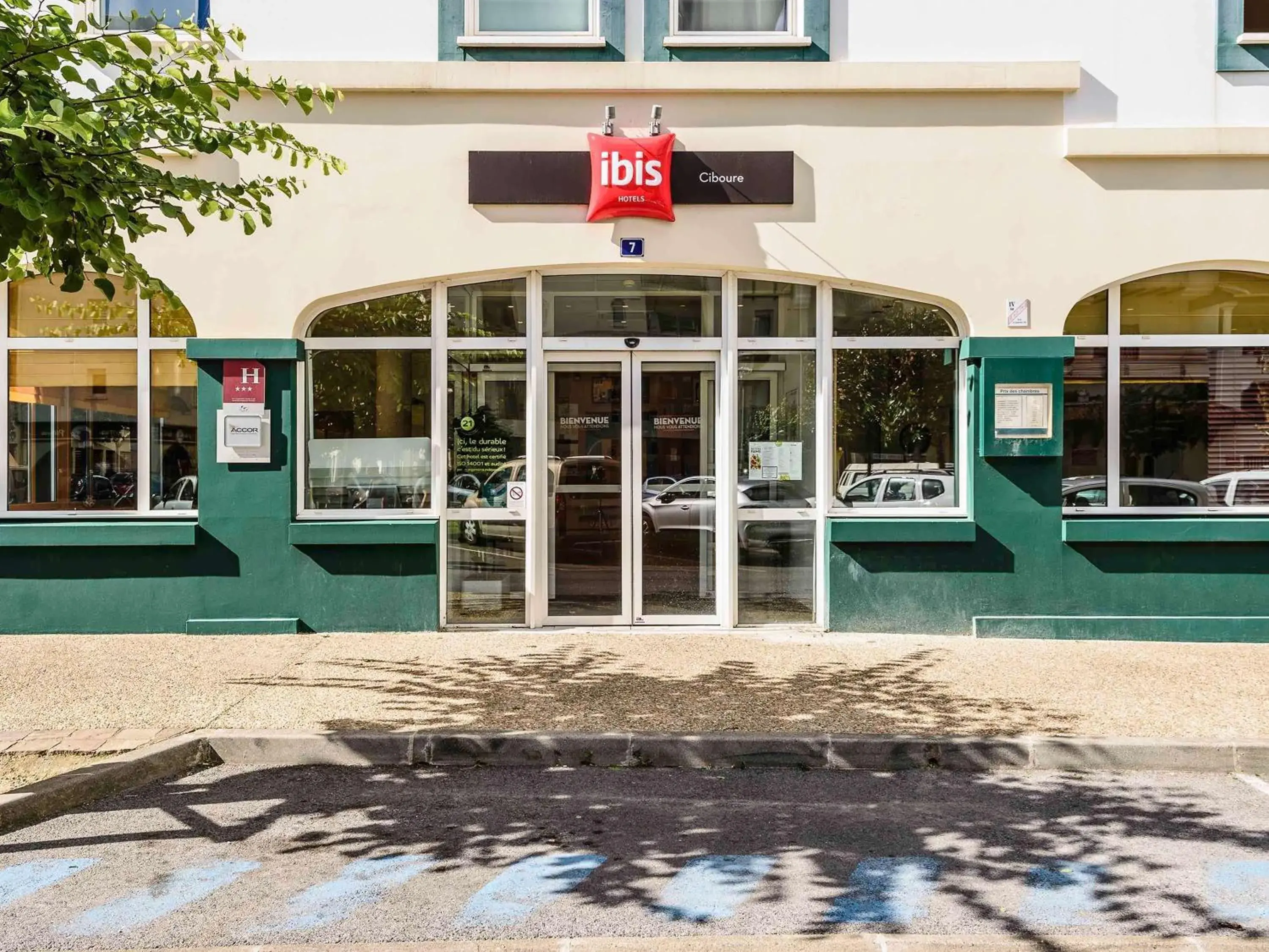 Property building in ibis Ciboure Saint-Jean-de-Luz Property building in ibis Ciboure Saint-Jean-de-Luz