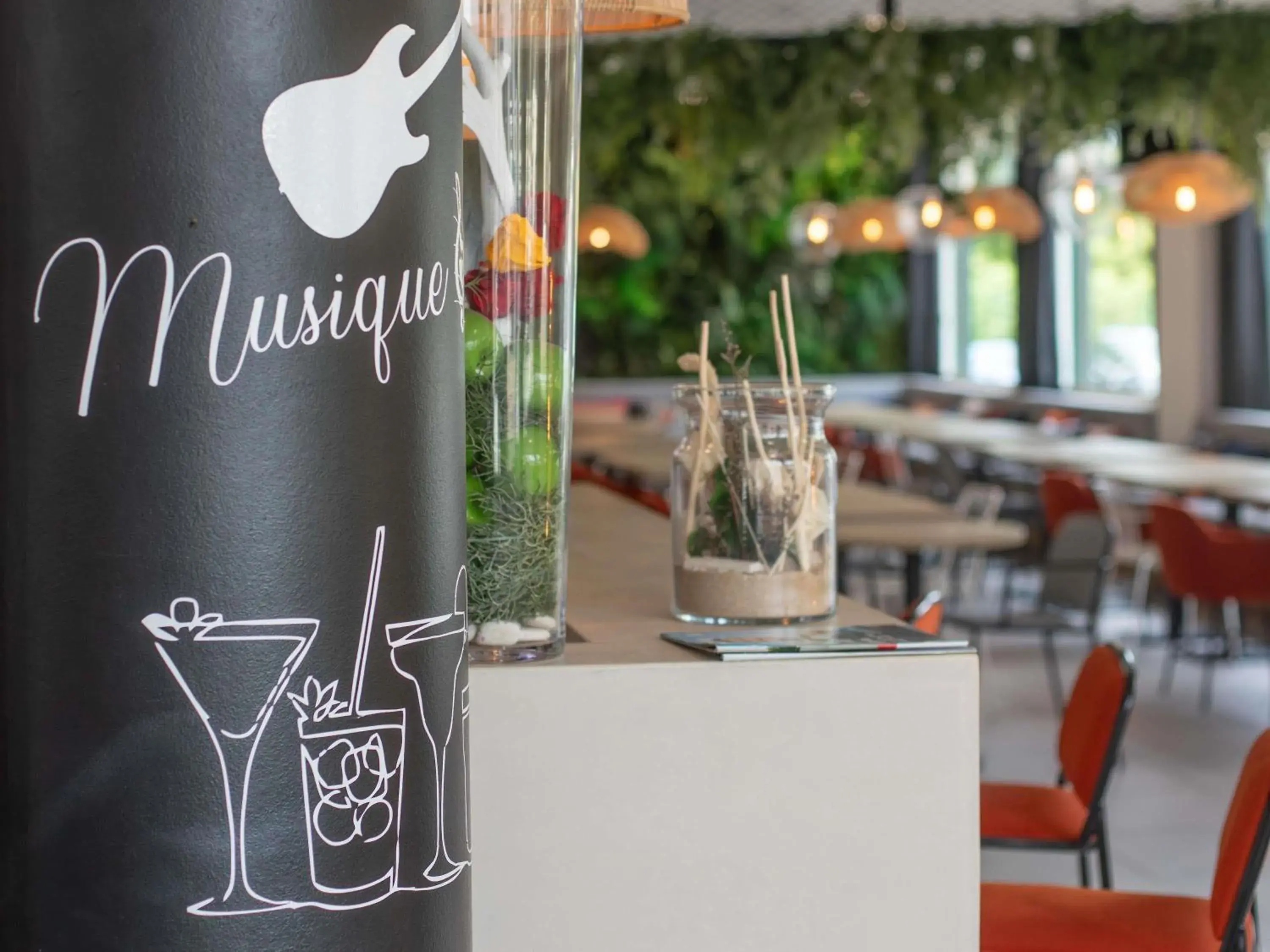 Lounge or bar in ibis Ciboure Saint-Jean-de-Luz Lounge or bar in ibis Ciboure Saint-Jean-de-Luz