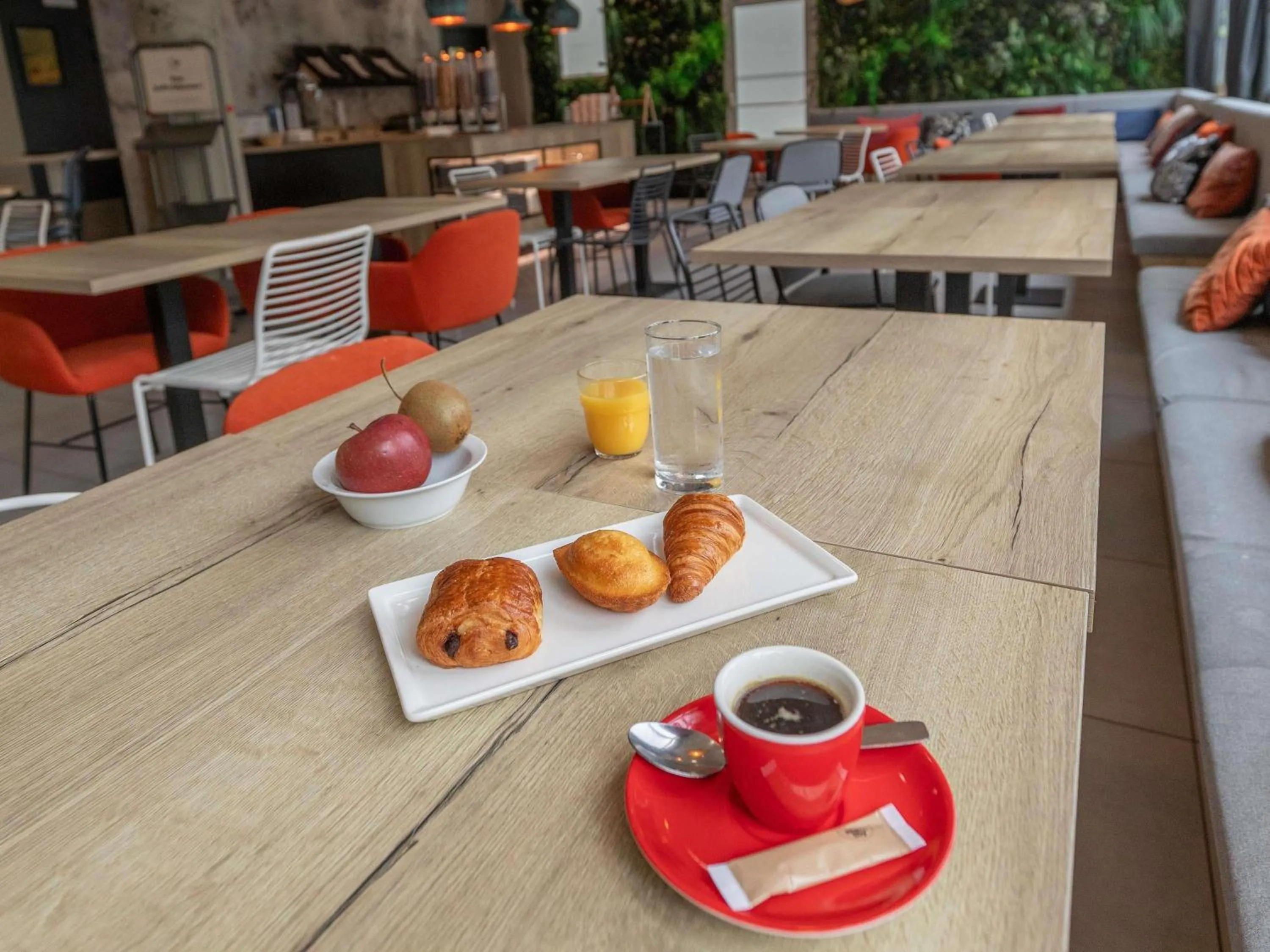 Lounge or bar in ibis Ciboure Saint-Jean-de-Luz