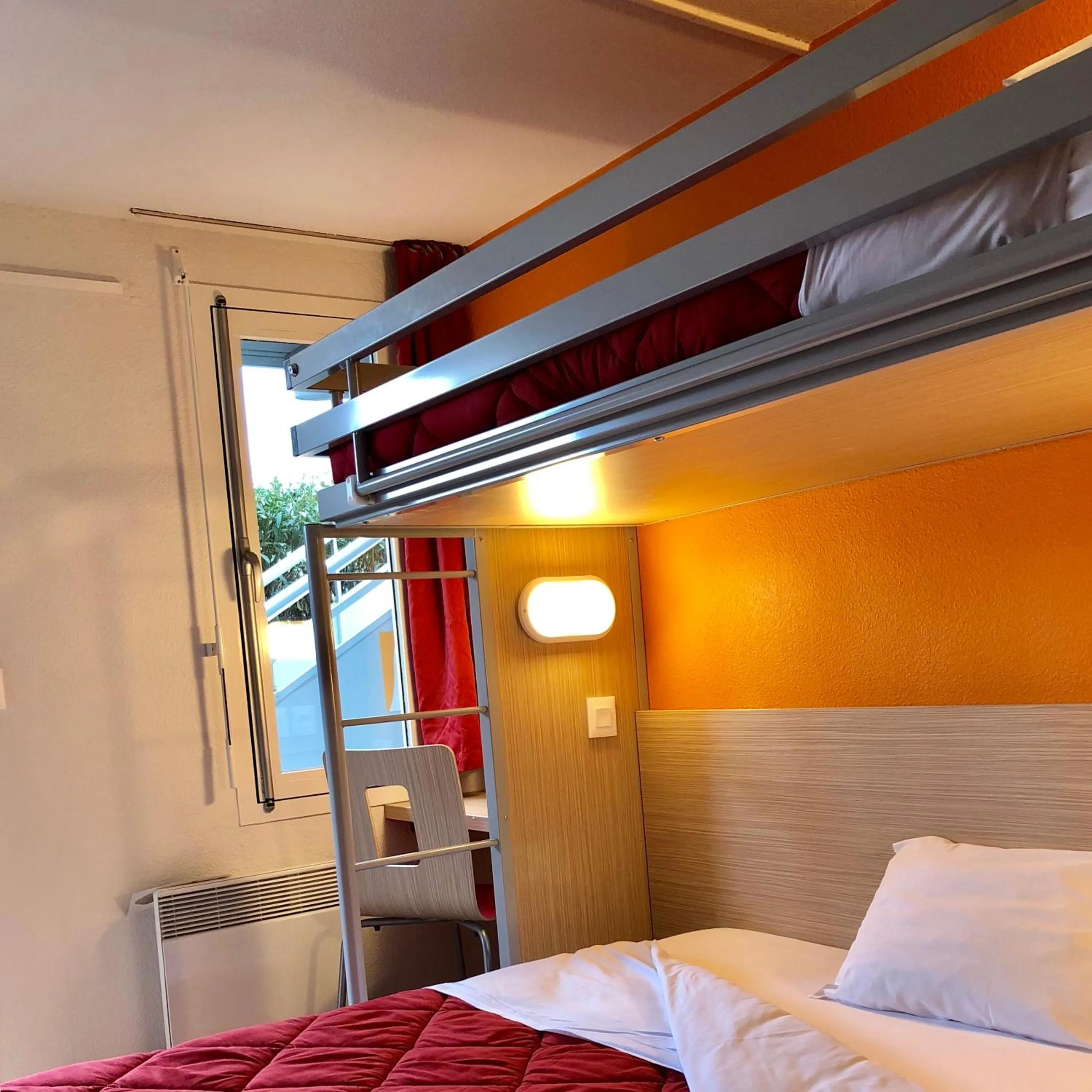 bunk bed, Bed in Premiere Classe Perpignan Sud