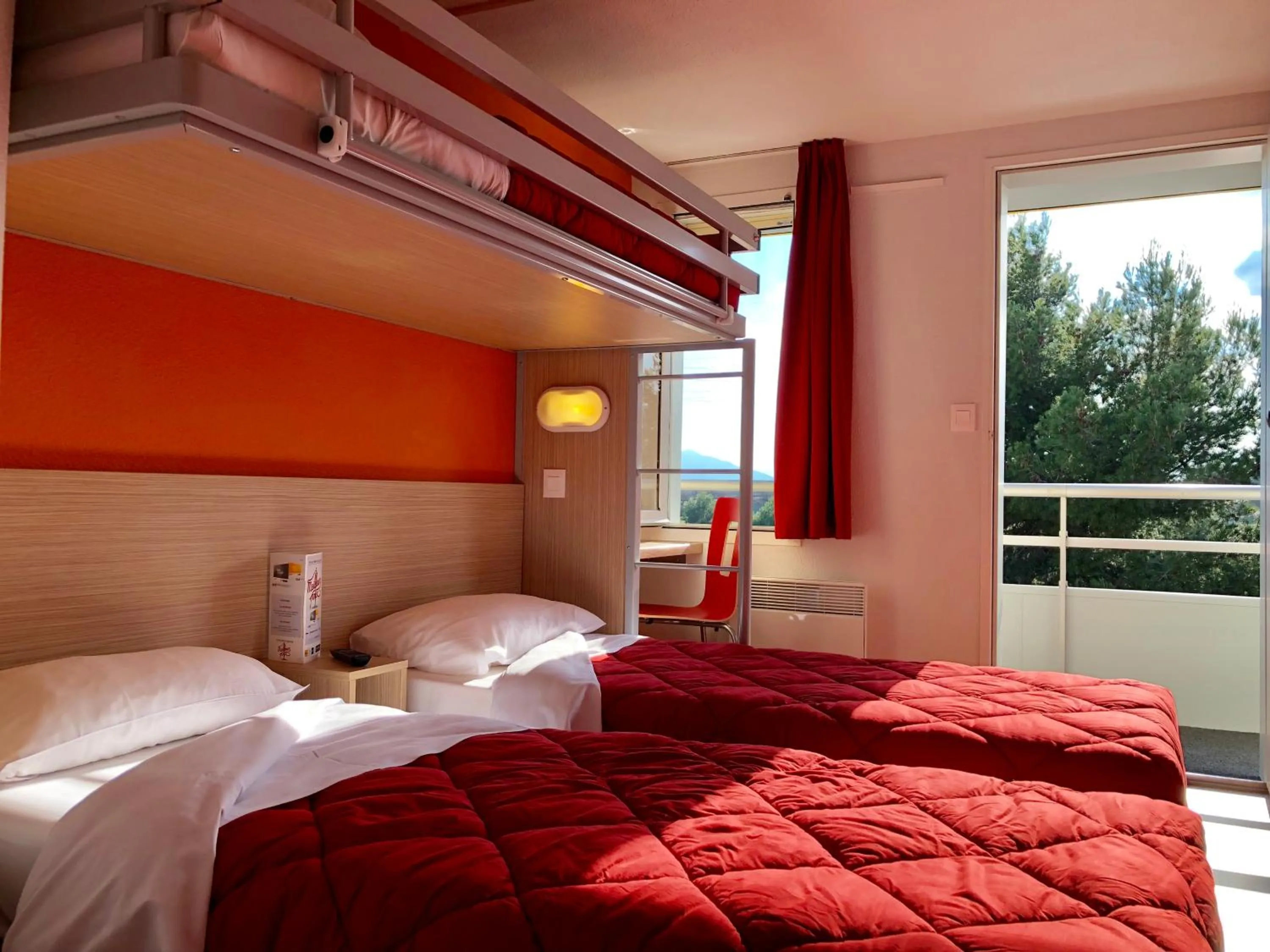 Photo of the whole room, Bed in Premiere Classe Perpignan Sud