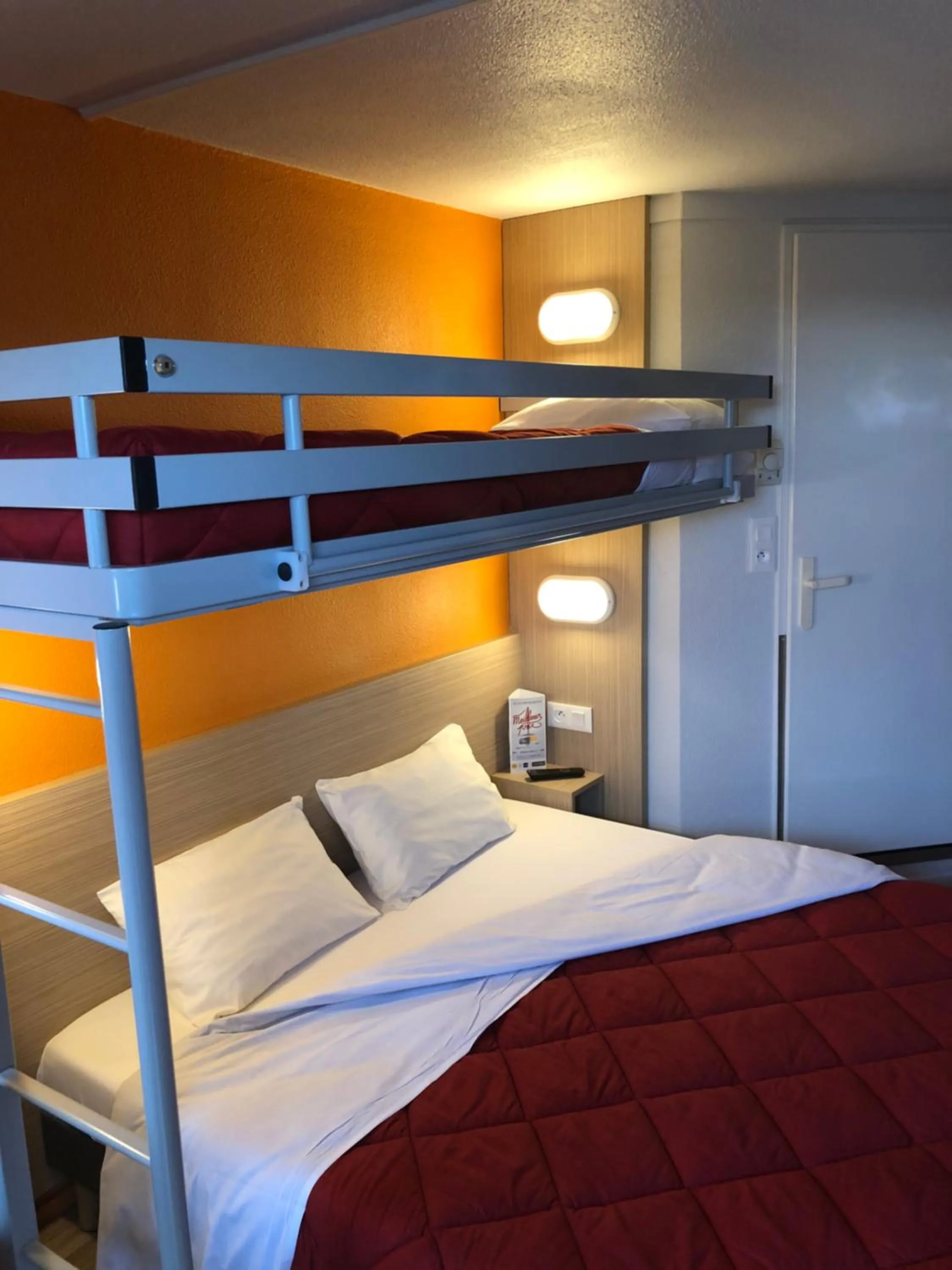 Photo of the whole room, Bed in Premiere Classe Perpignan Sud
