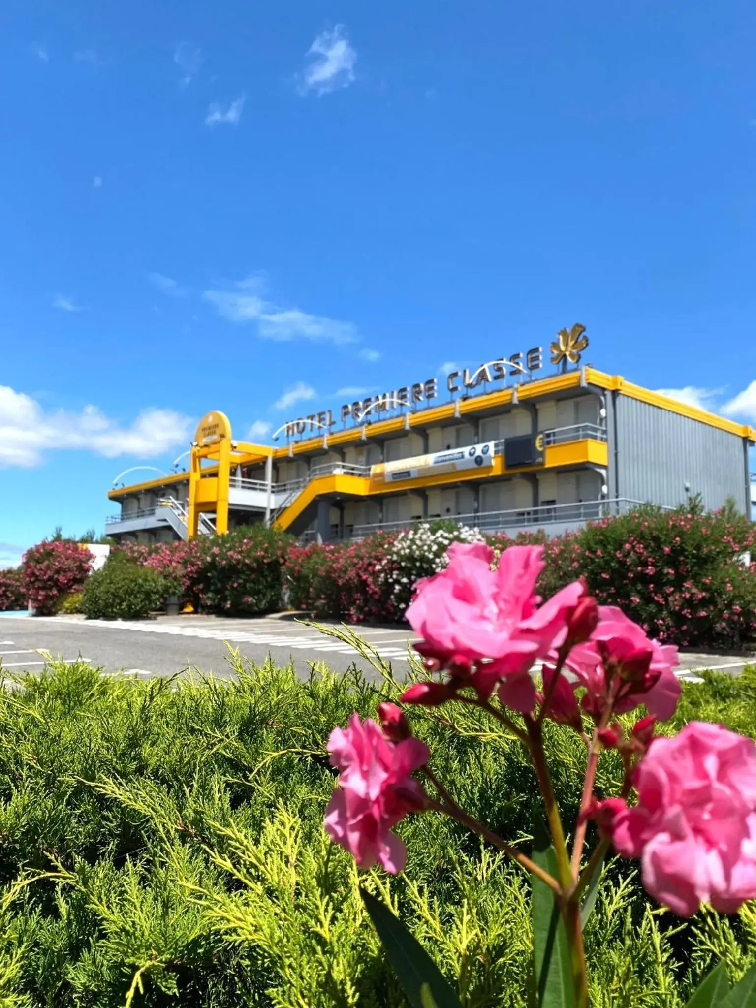 Triple Room in Premiere Classe Perpignan Sud Triple Room in Premiere Classe Perpignan Sud