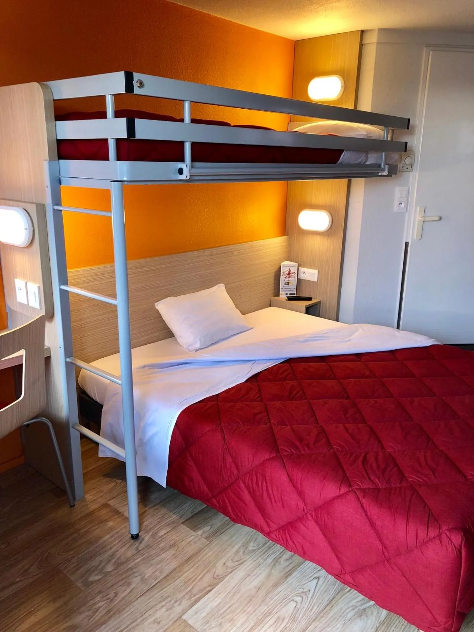 Photo of the whole room, Bed in Premiere Classe Perpignan Sud