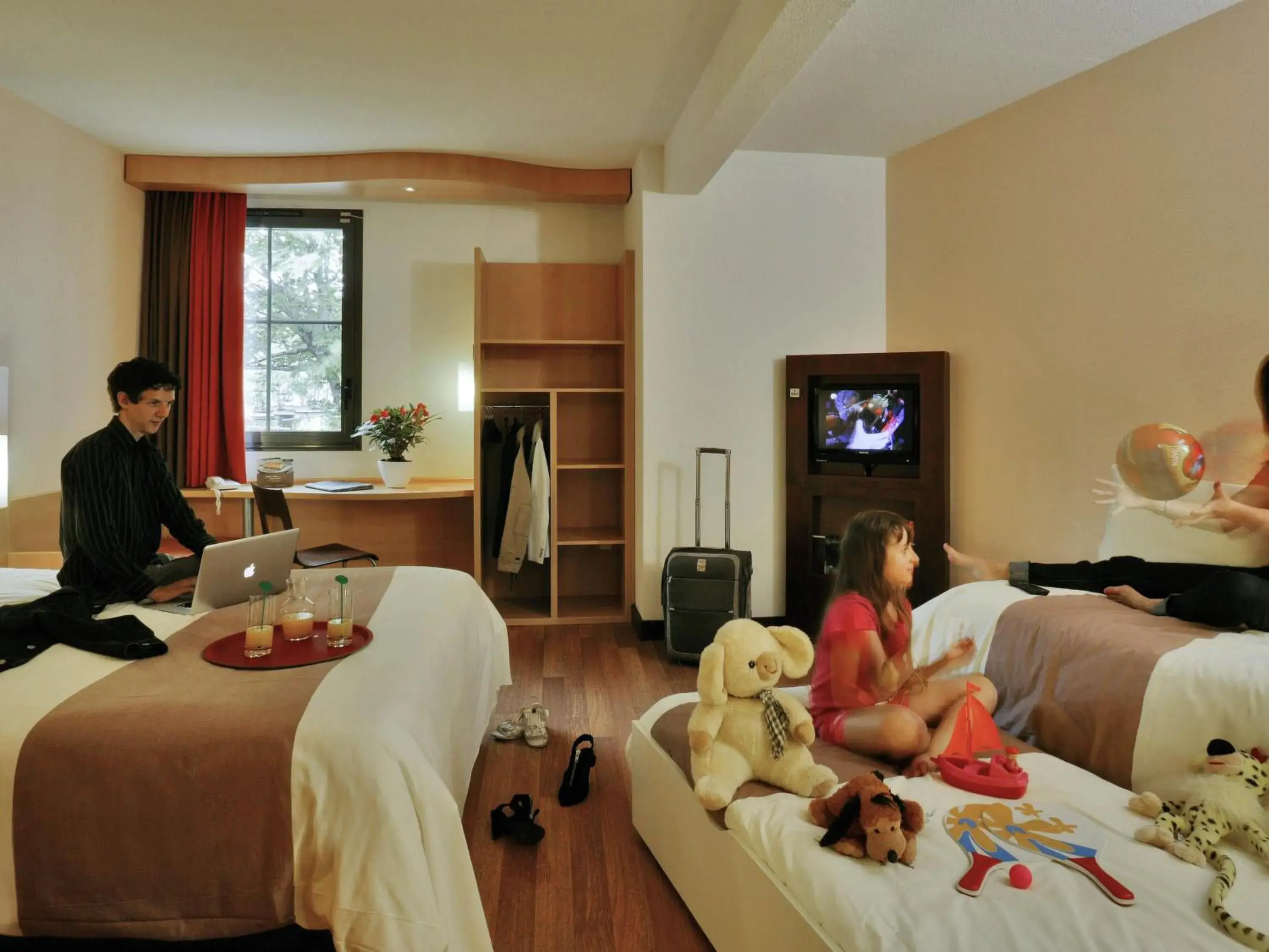 Bedroom, Bed in Ibis Sarlat Centre Bedroom, Bed in Ibis Sarlat Centre