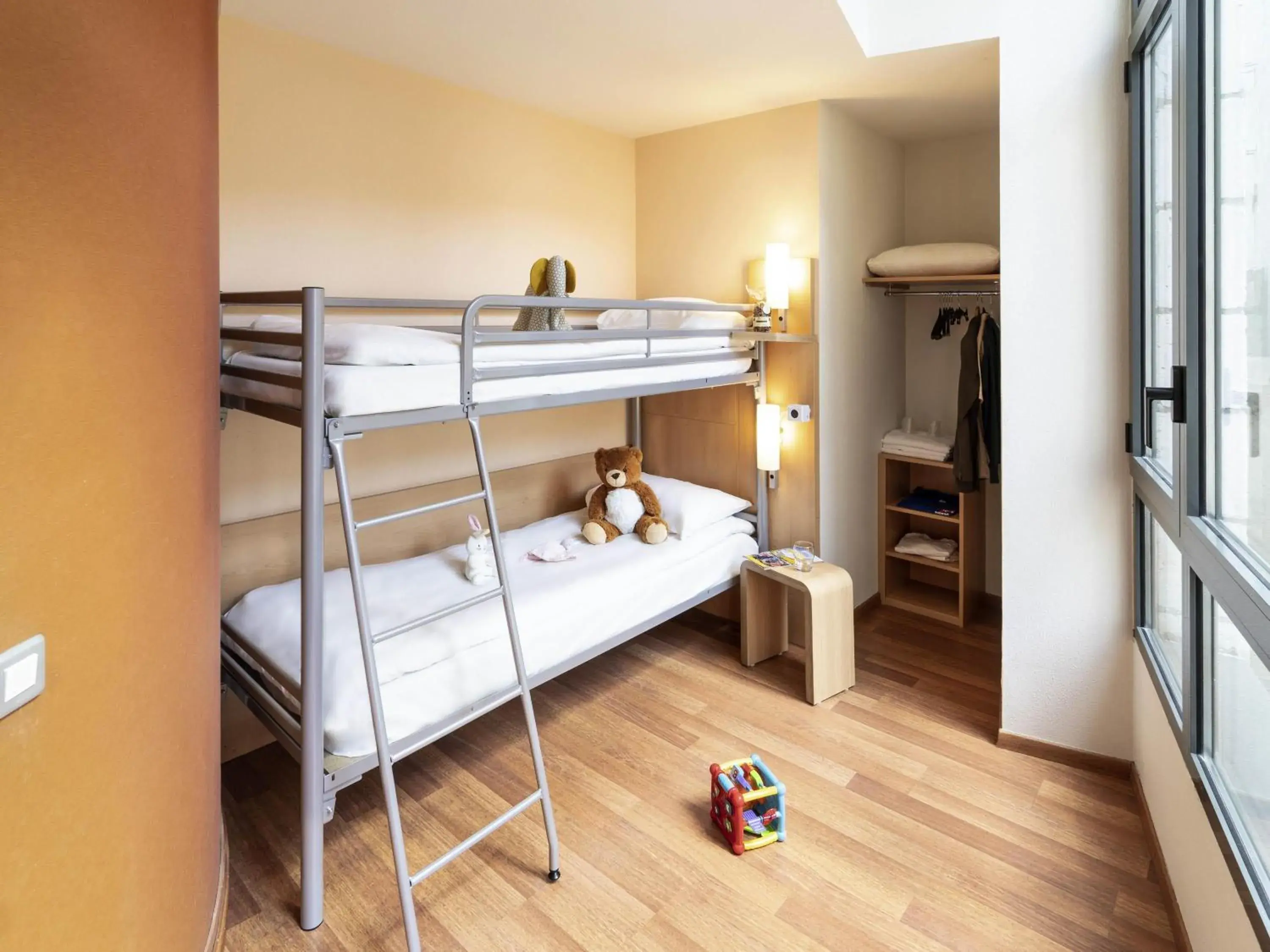 Bedroom, Bed in Ibis Sarlat Centre Bedroom, Bed in Ibis Sarlat Centre