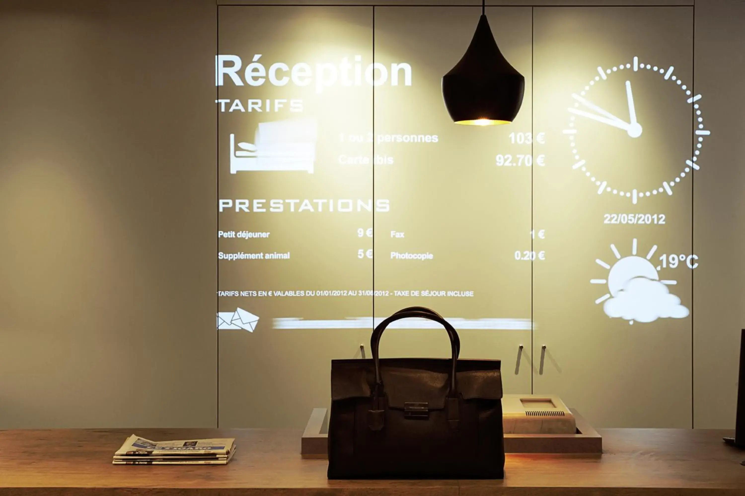 Lobby or reception in ibis Issy les Moulineaux "Val de Seine" Lobby or reception in ibis Issy les Moulineaux "Val de Seine"