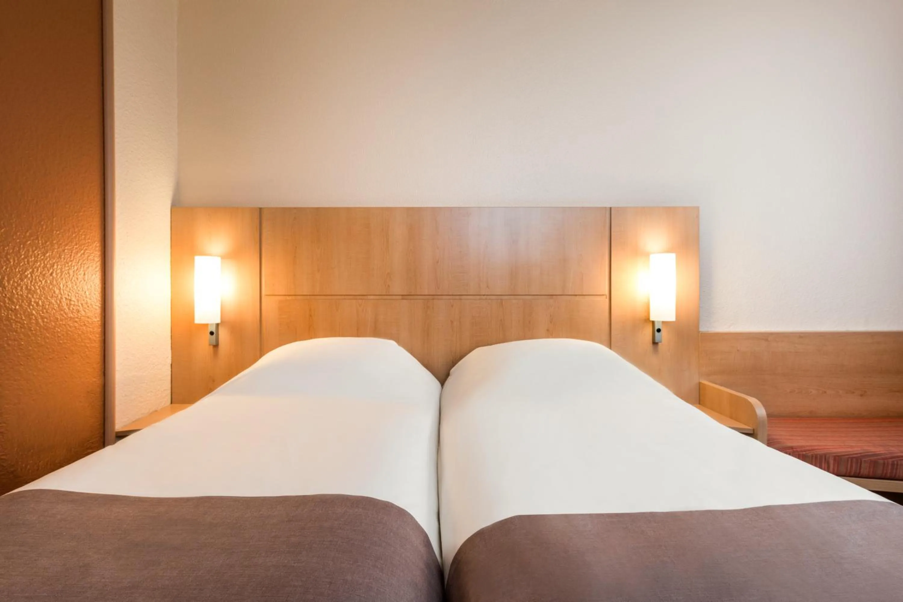 Bed in ibis Issy les Moulineaux "Val de Seine"