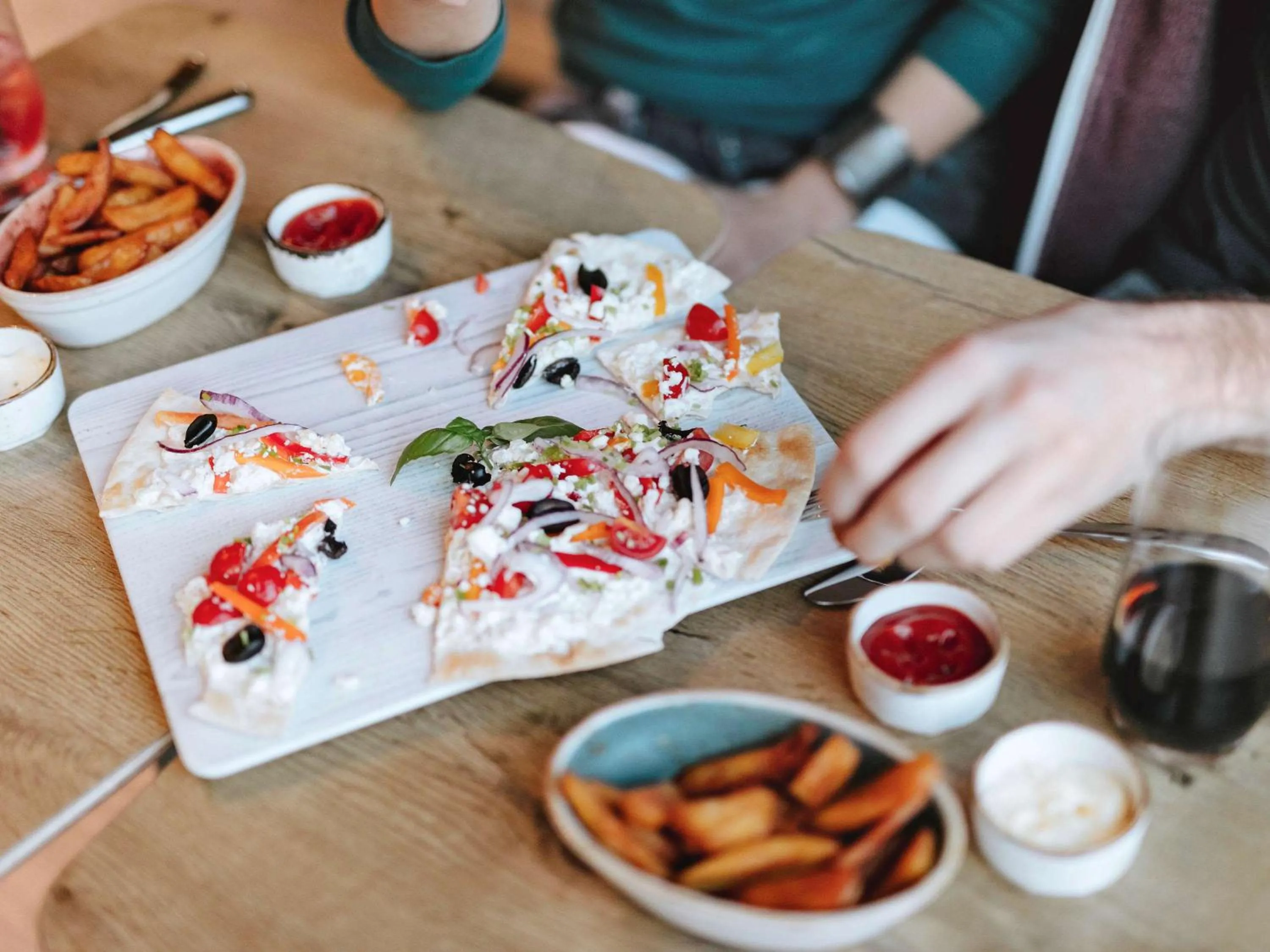 Restaurant/places to eat in ibis Issy les Moulineaux "Val de Seine"