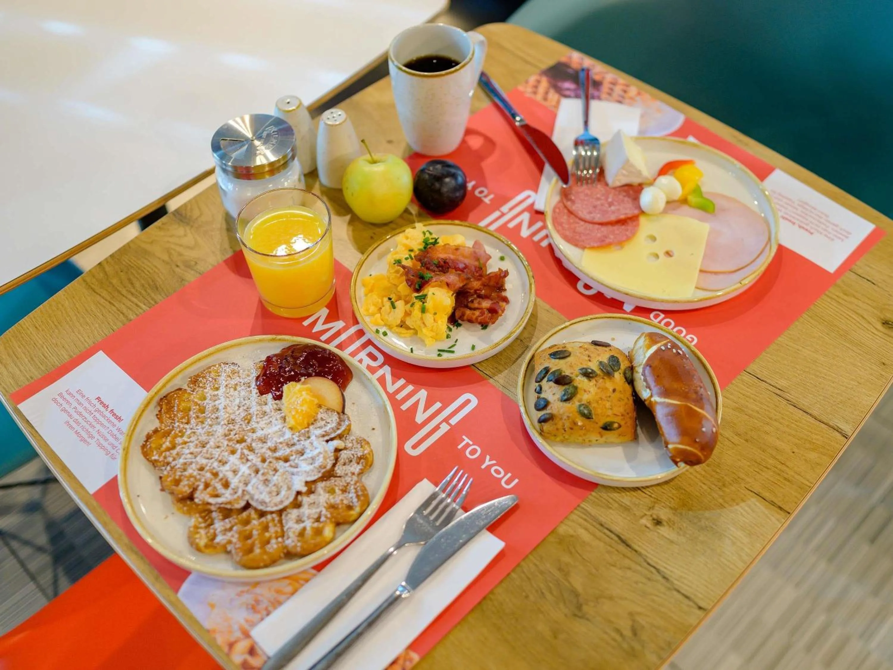 Breakfast in ibis Issy les Moulineaux "Val de Seine"