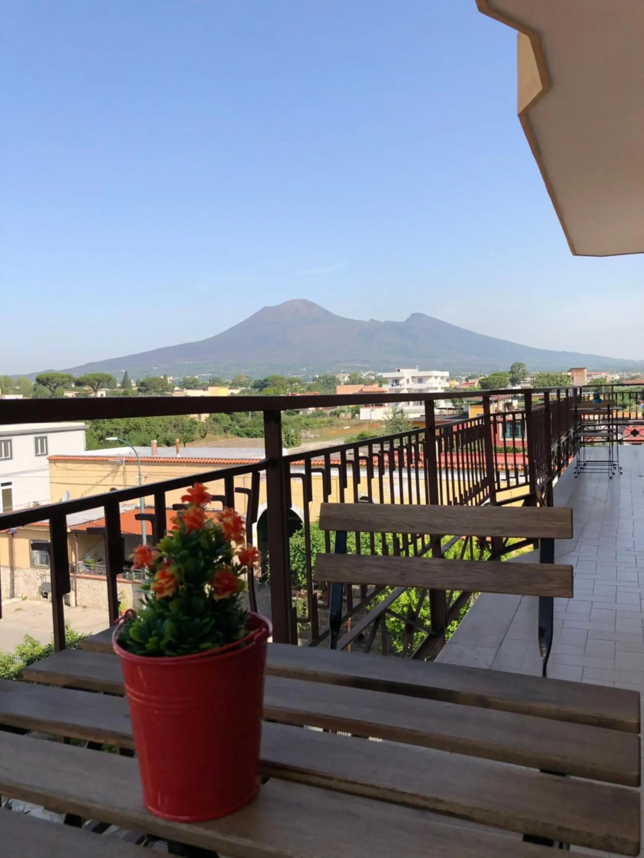 Triple Room with Private Bathroom in B&b Pompei Window Triple Room with Private Bathroom in B&b Pompei Window