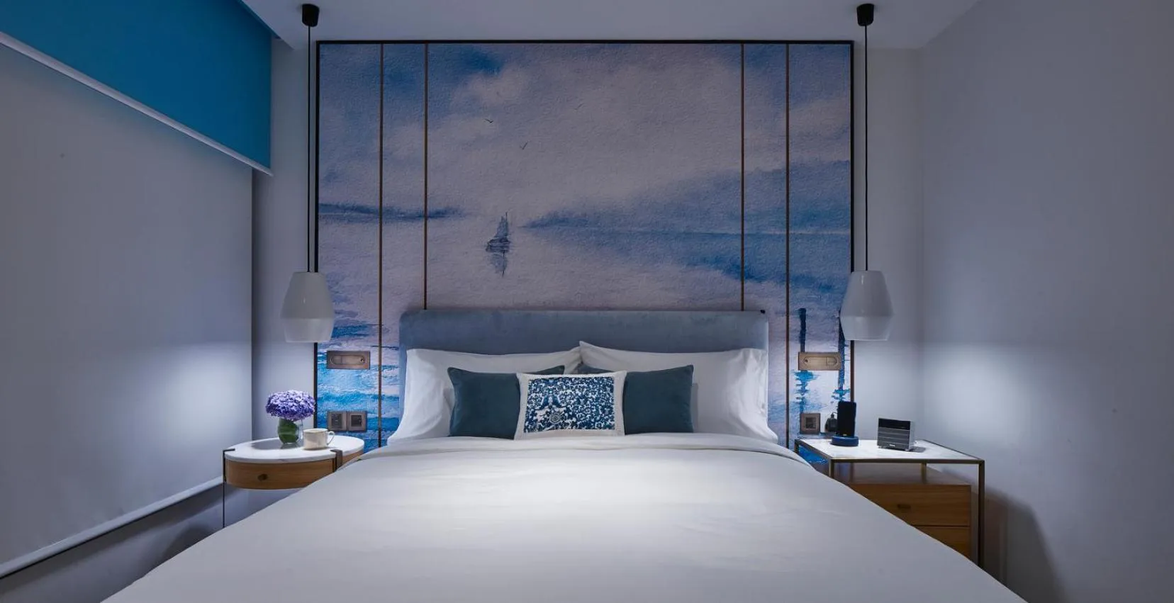 Bed in Lanson Place Winsland, Singapore