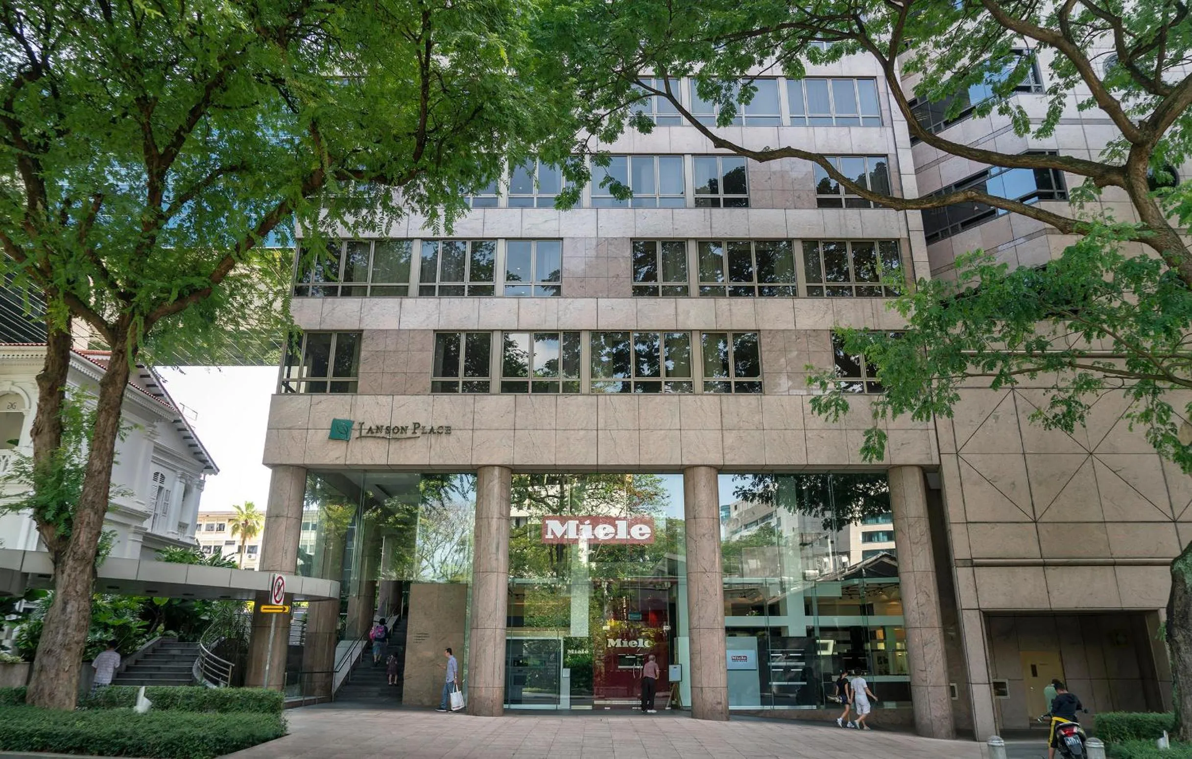 Property building in Lanson Place Winsland, Singapore