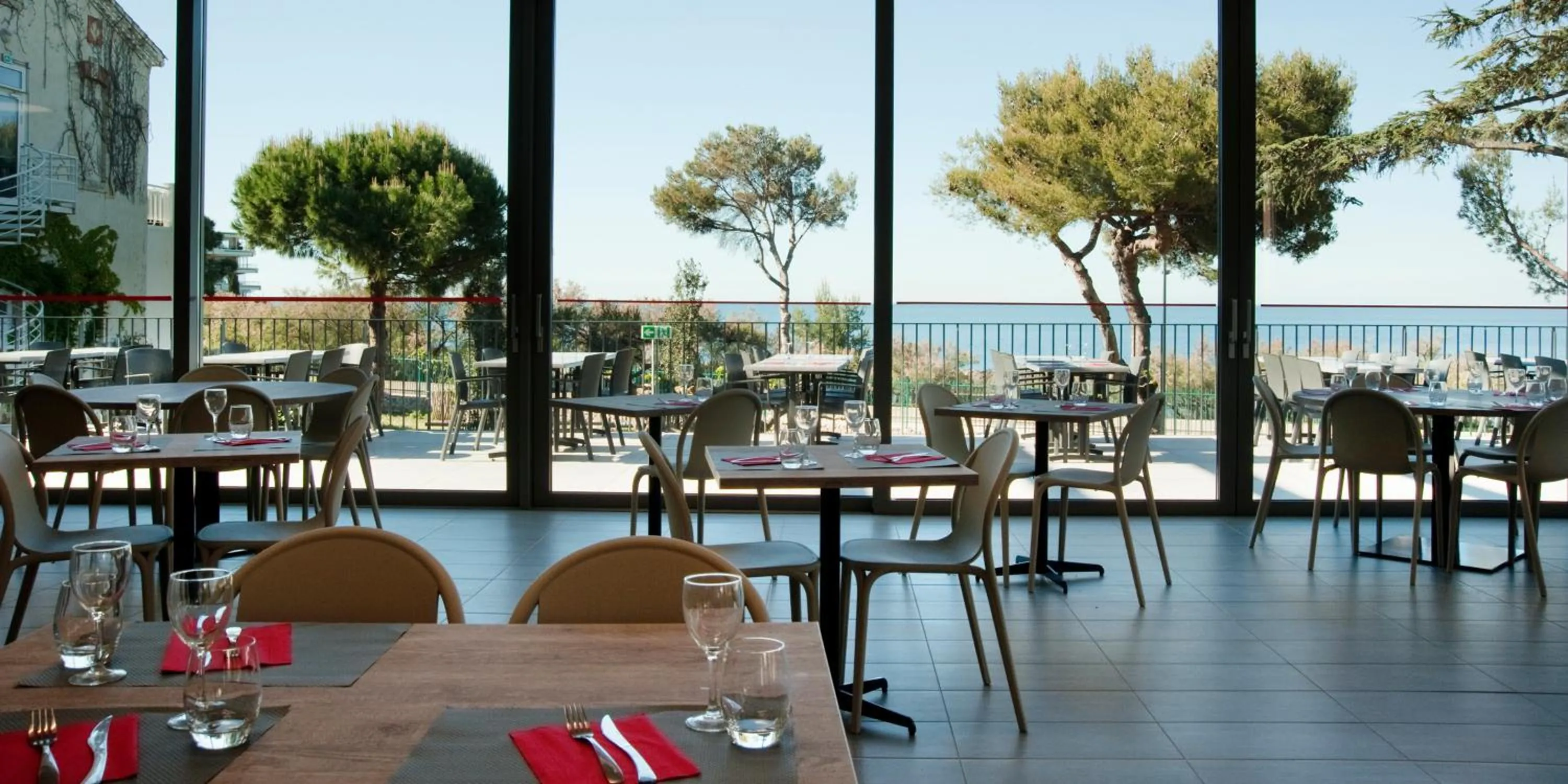 Restaurant/places to eat in Domaine du Lazaret - Village vacances 3 étoiles en bord de mer