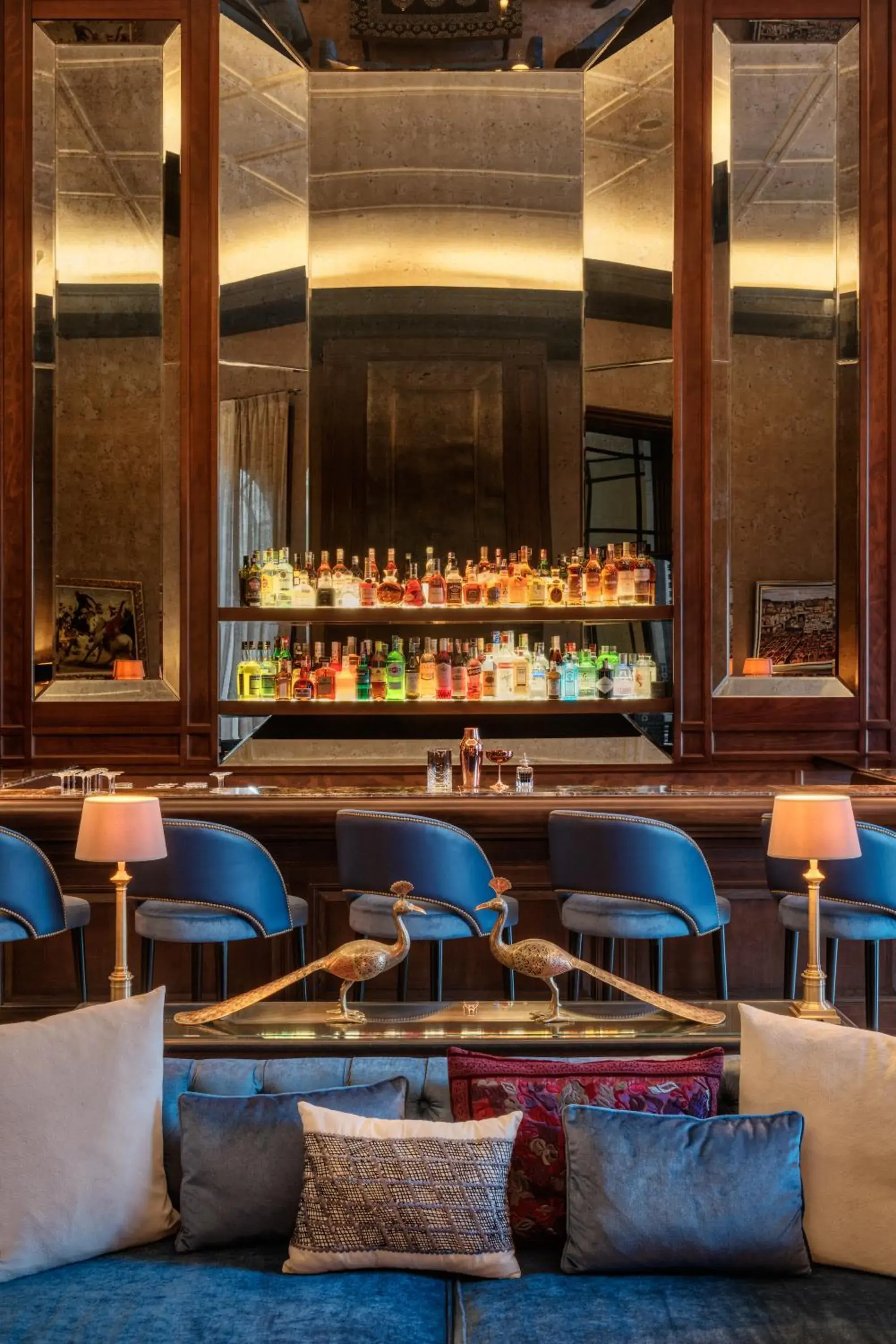 Lounge or bar in The Oberoi Marrakech Lounge or bar in The Oberoi Marrakech