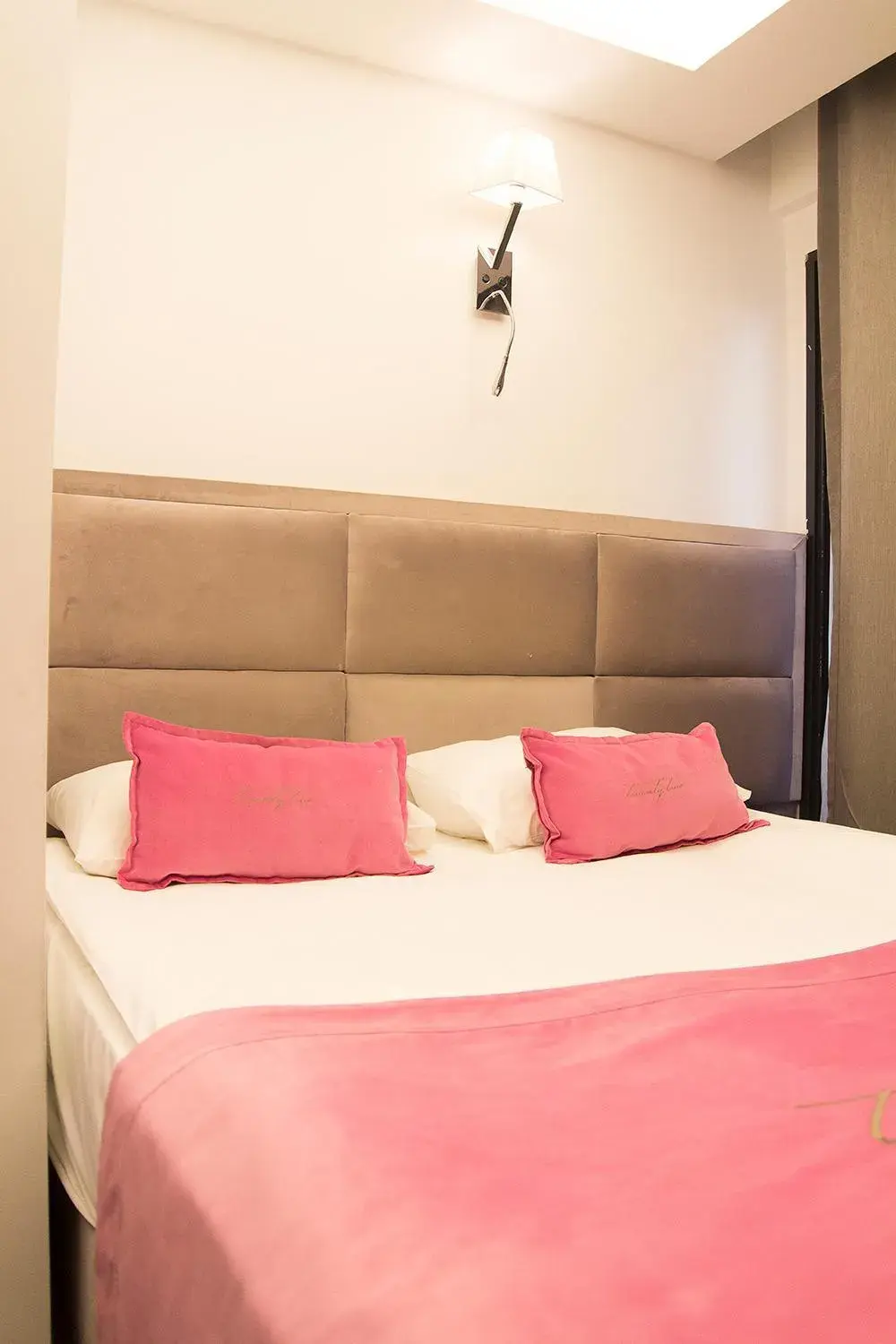 Bed in The 22 Hotel Bed in The 22 Hotel