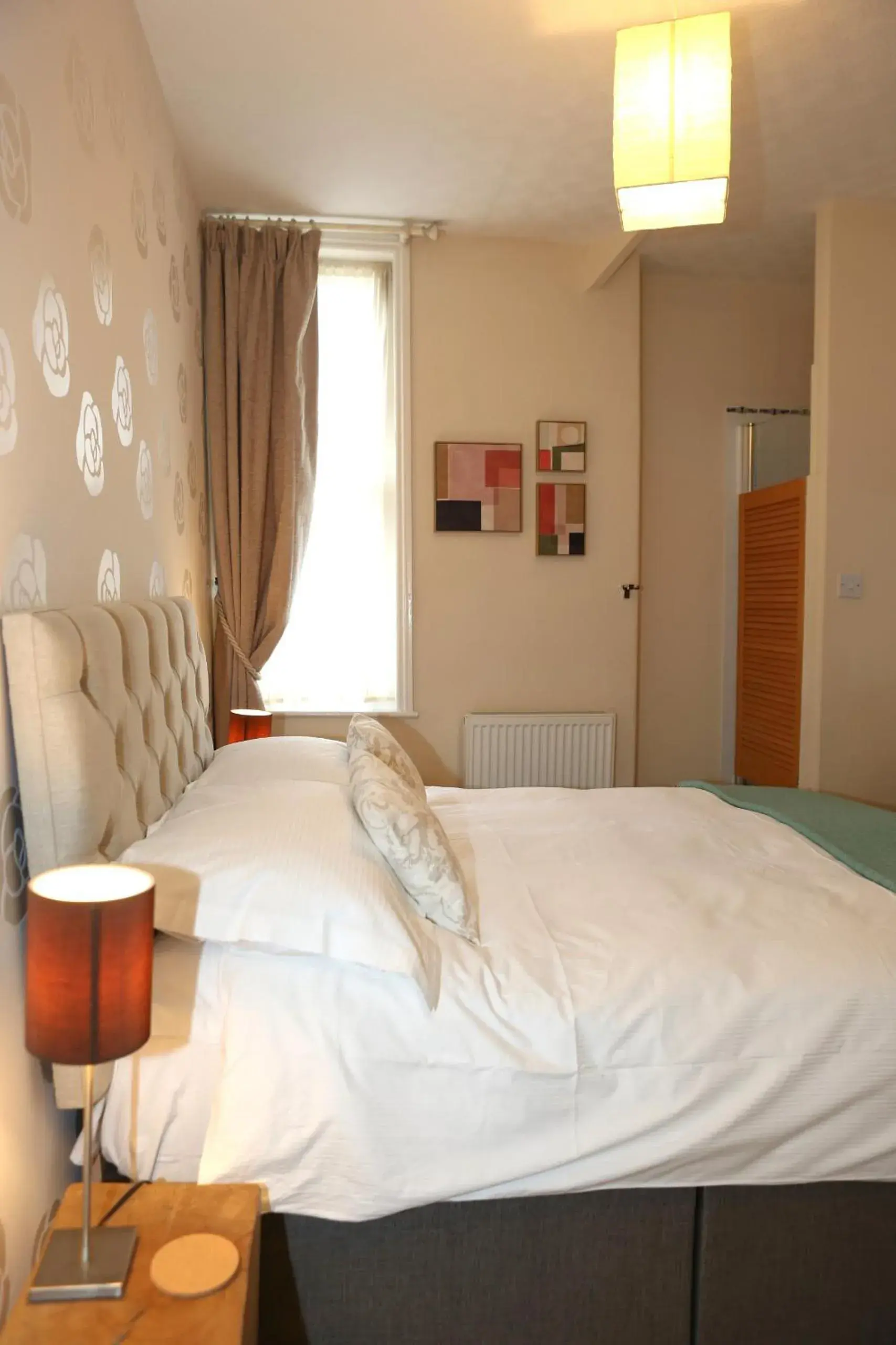 Double Room with Private Bathroom in The Waves Double Room with Private Bathroom in The Waves