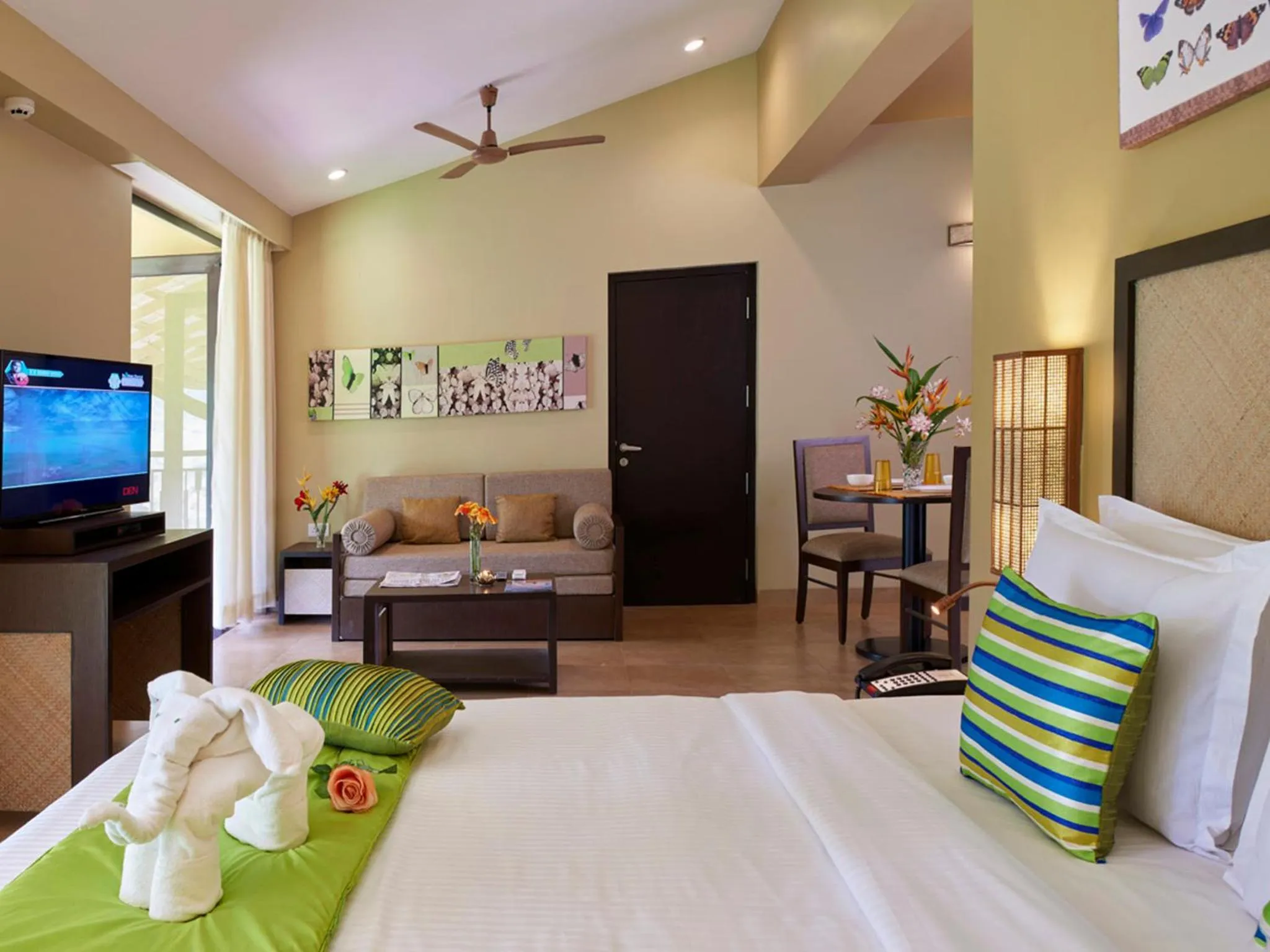 Photo of the whole room, Bed in Club Mahindra Virajpet, Coorg