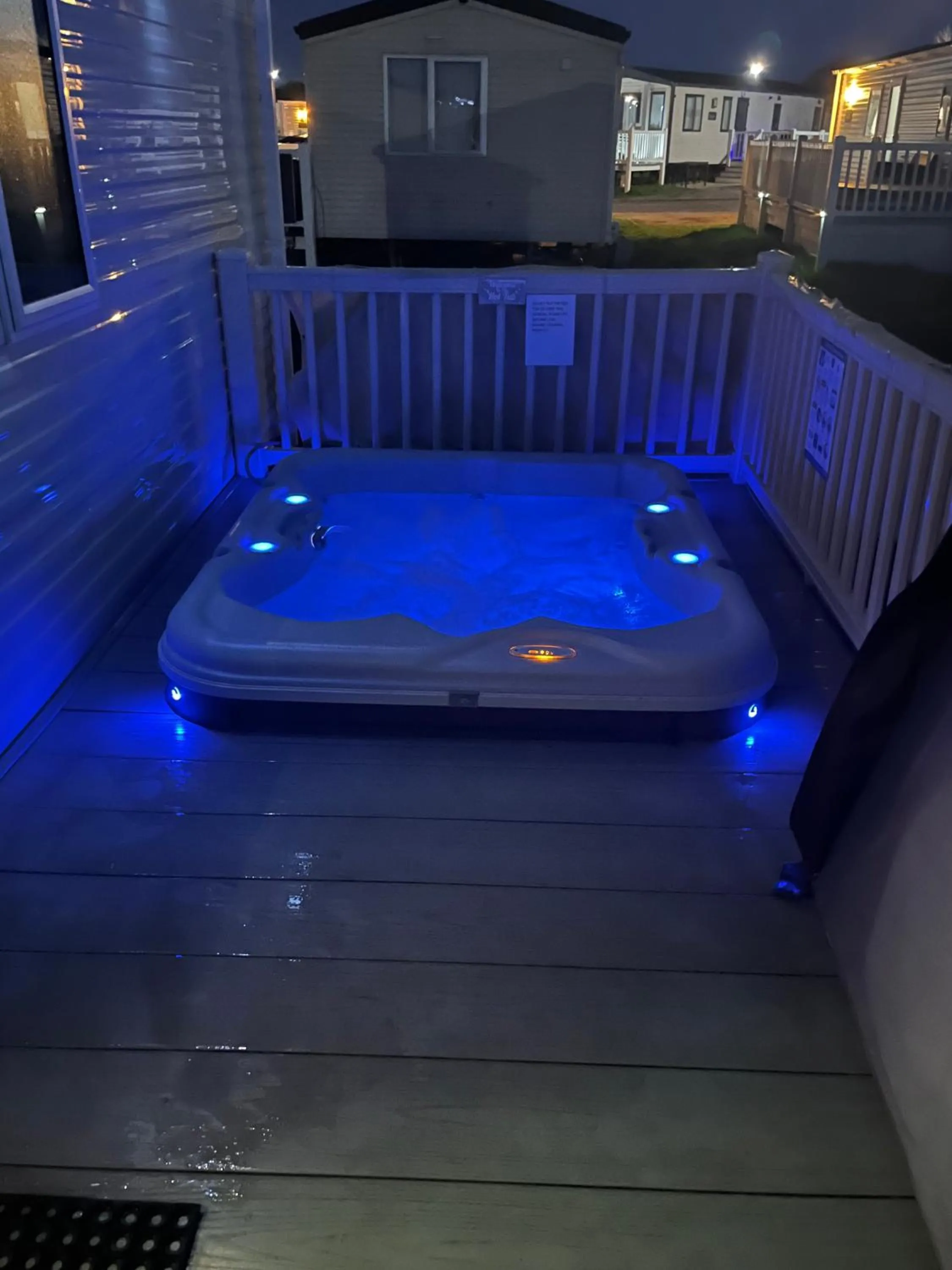 Calypso Hot Tub Breaks Tattershall Lakes Pet Friendly