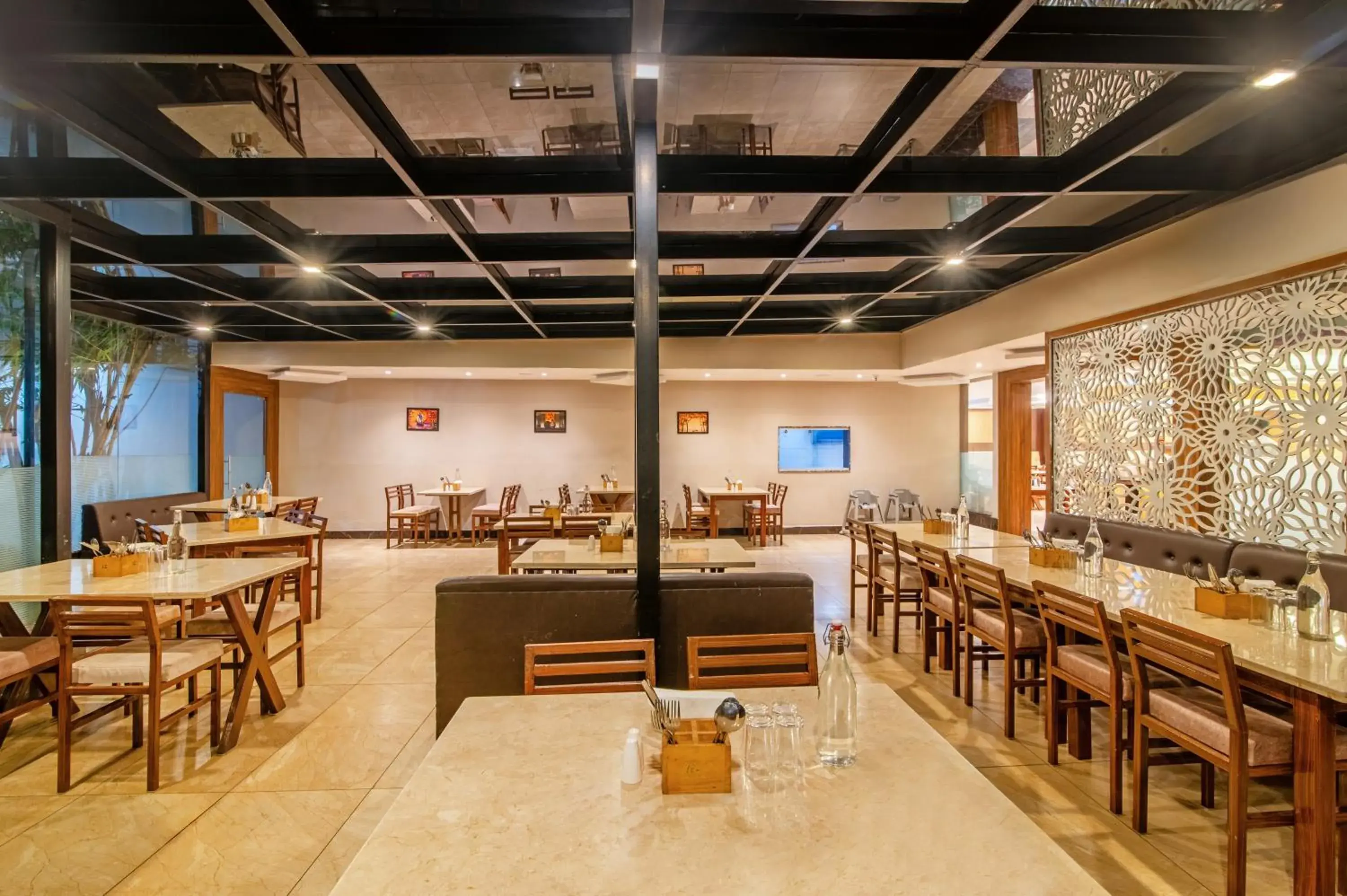 Restaurant/places to eat in Sterling Yelagiri Restaurant/places to eat in Sterling Yelagiri