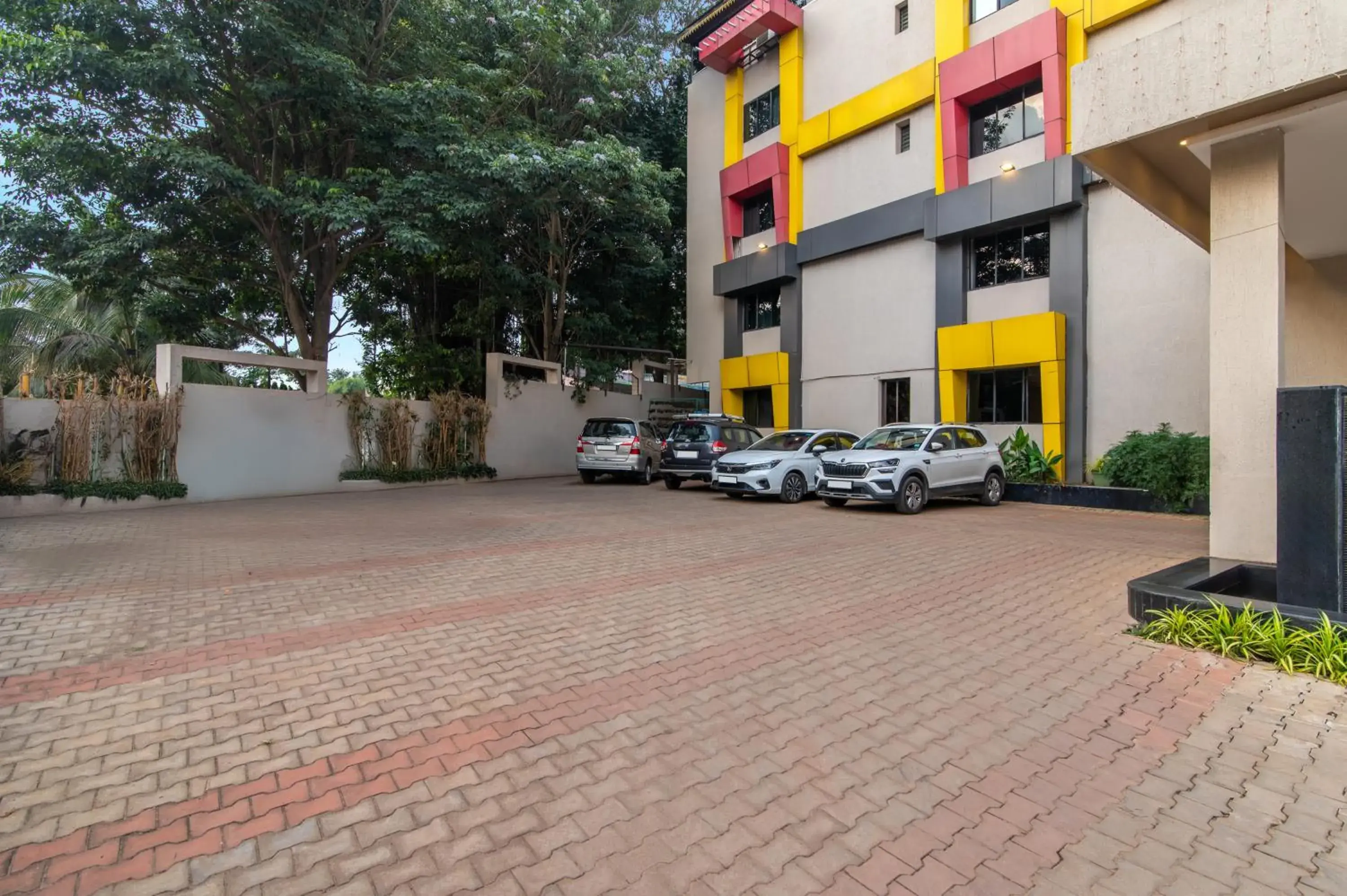 Property building in Sterling Yelagiri Property building in Sterling Yelagiri