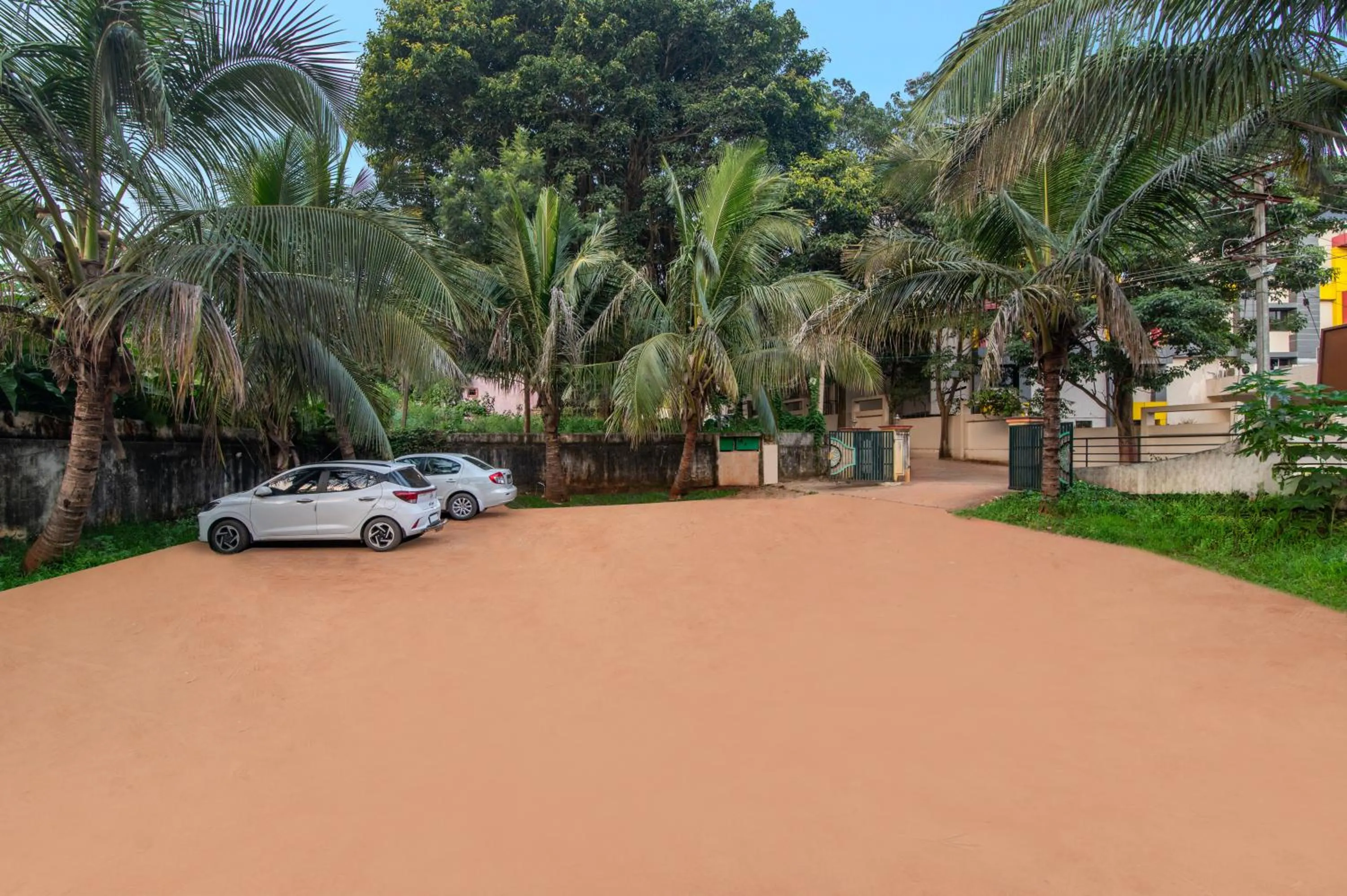 Parking in Sterling Yelagiri