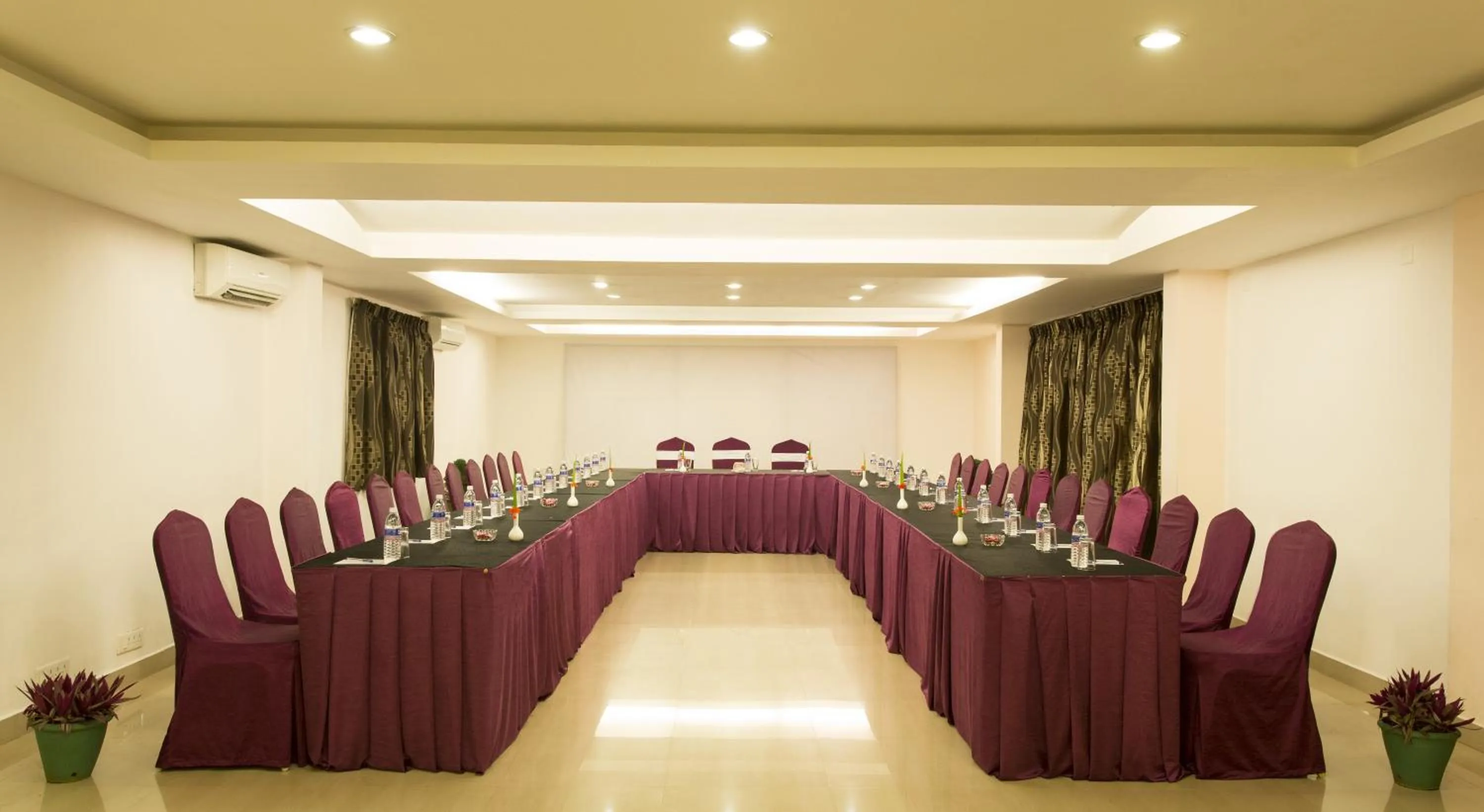 Banquet/Function facilities in Sterling Yelagiri