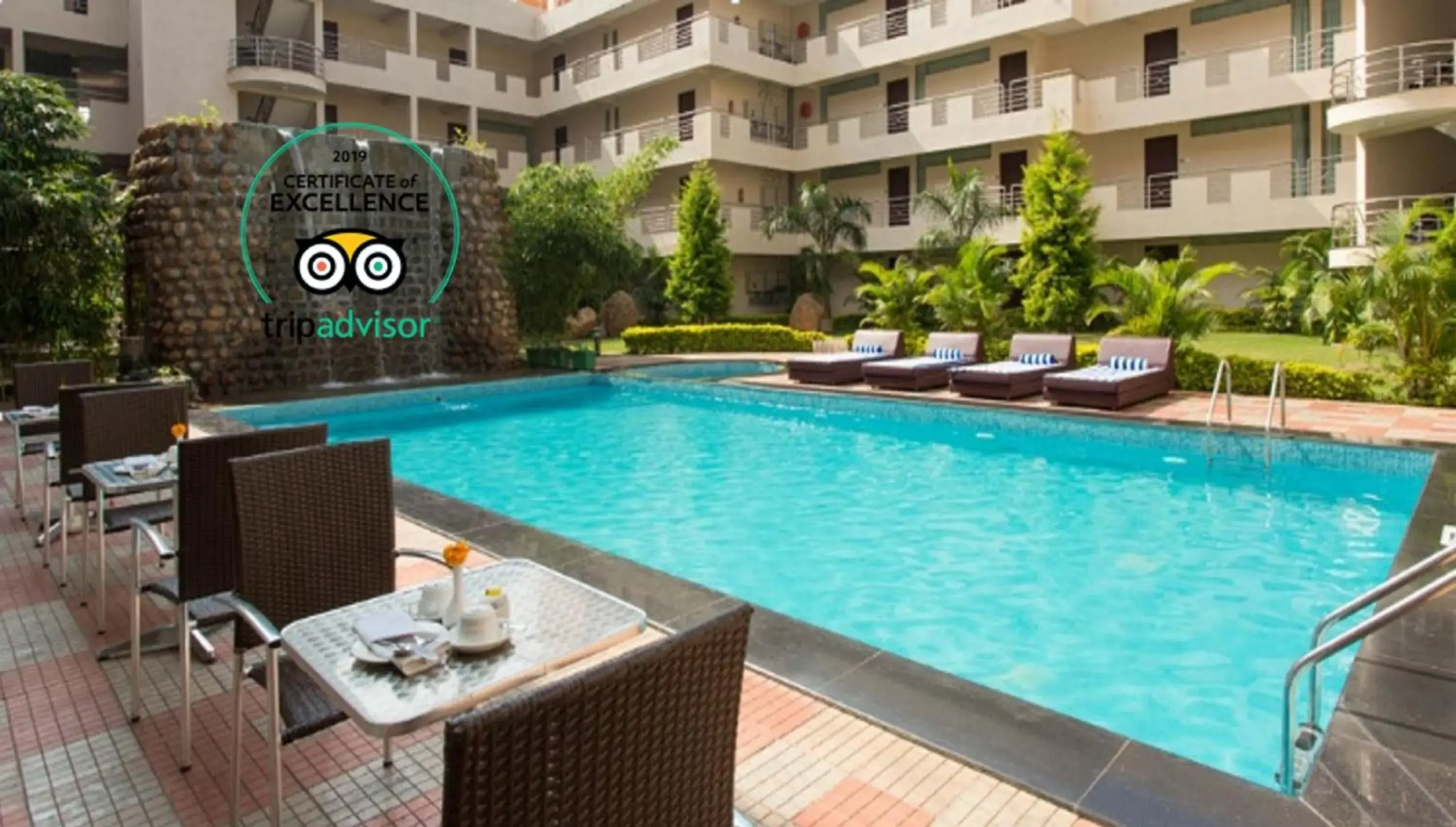 Swimming pool in Sterling Yelagiri Swimming pool in Sterling Yelagiri