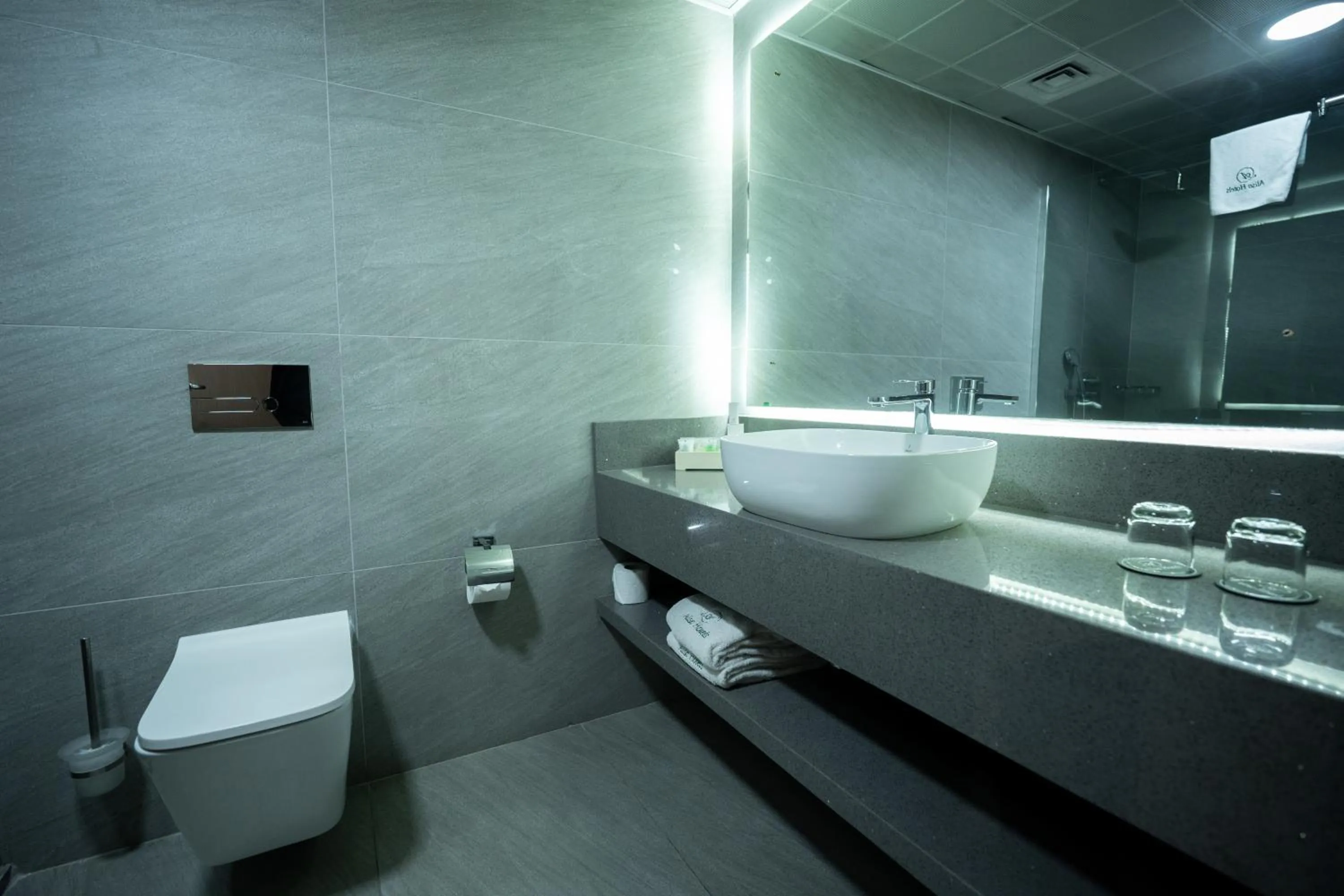 towels in Alisa Hotel North Ridge