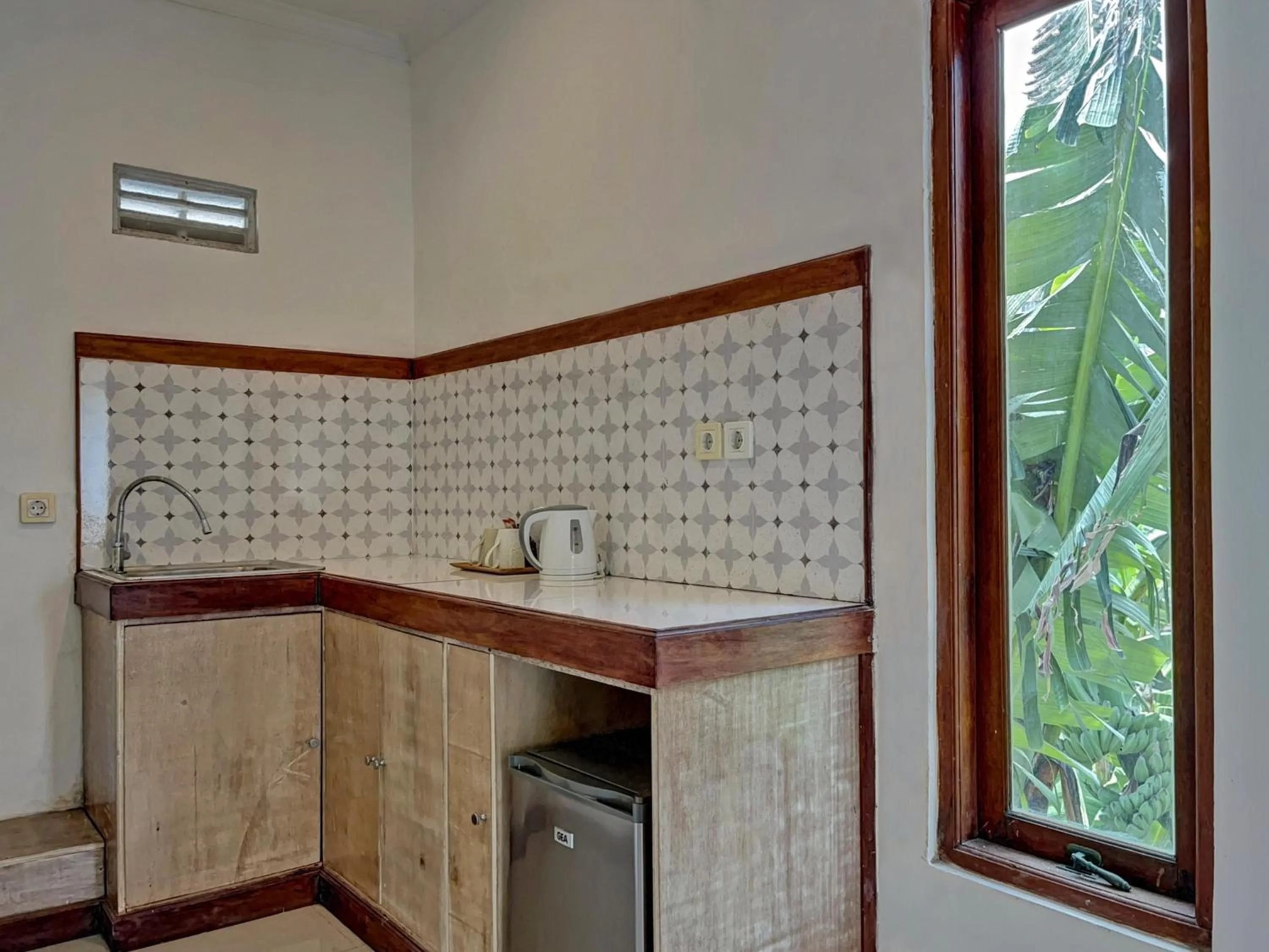 Kitchen or kitchenette in Sanur Lodge