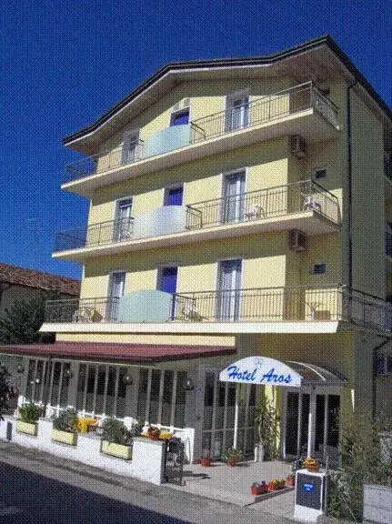 Facade/entrance, Property Building in Hotel Aros