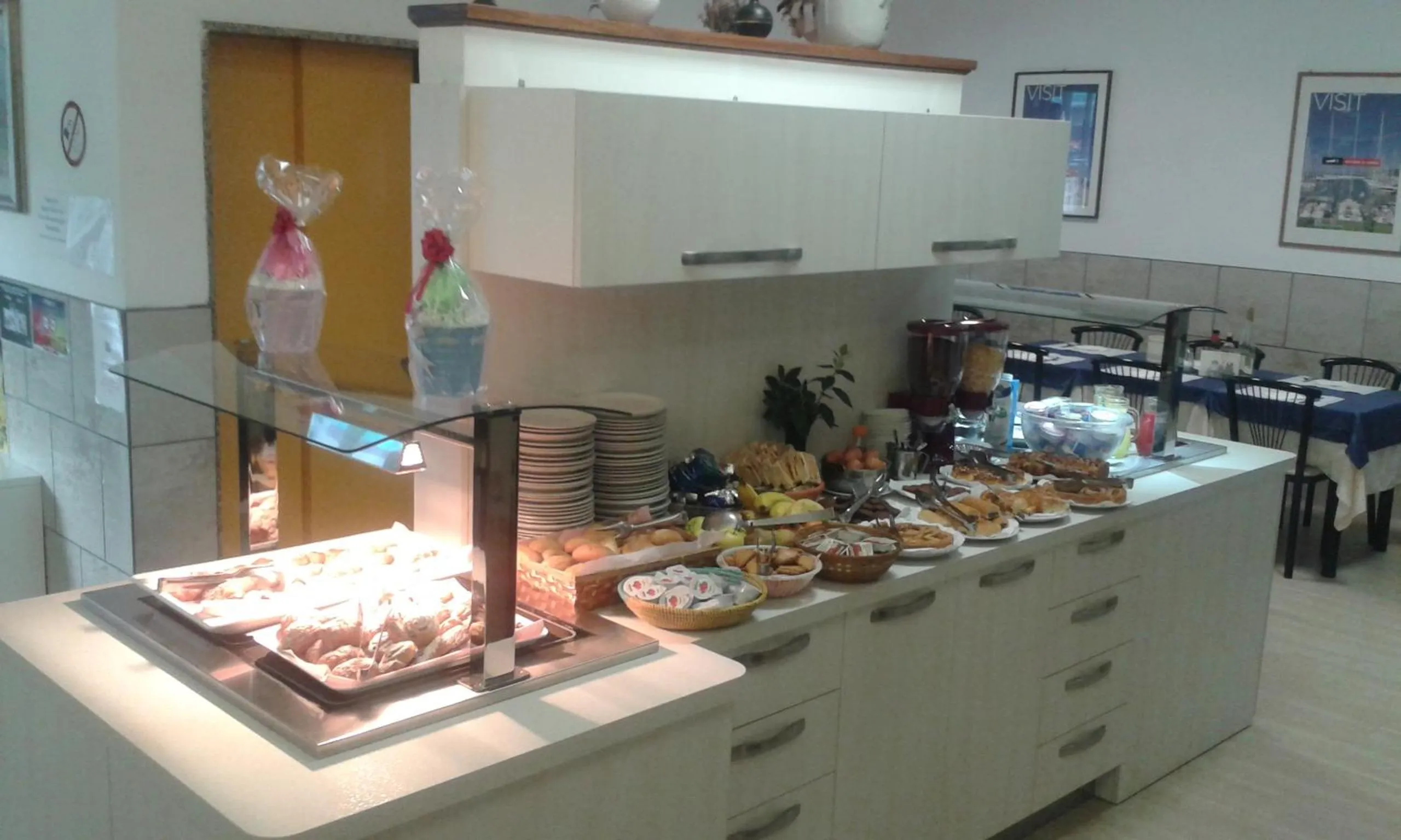 Buffet breakfast in Hotel Aros