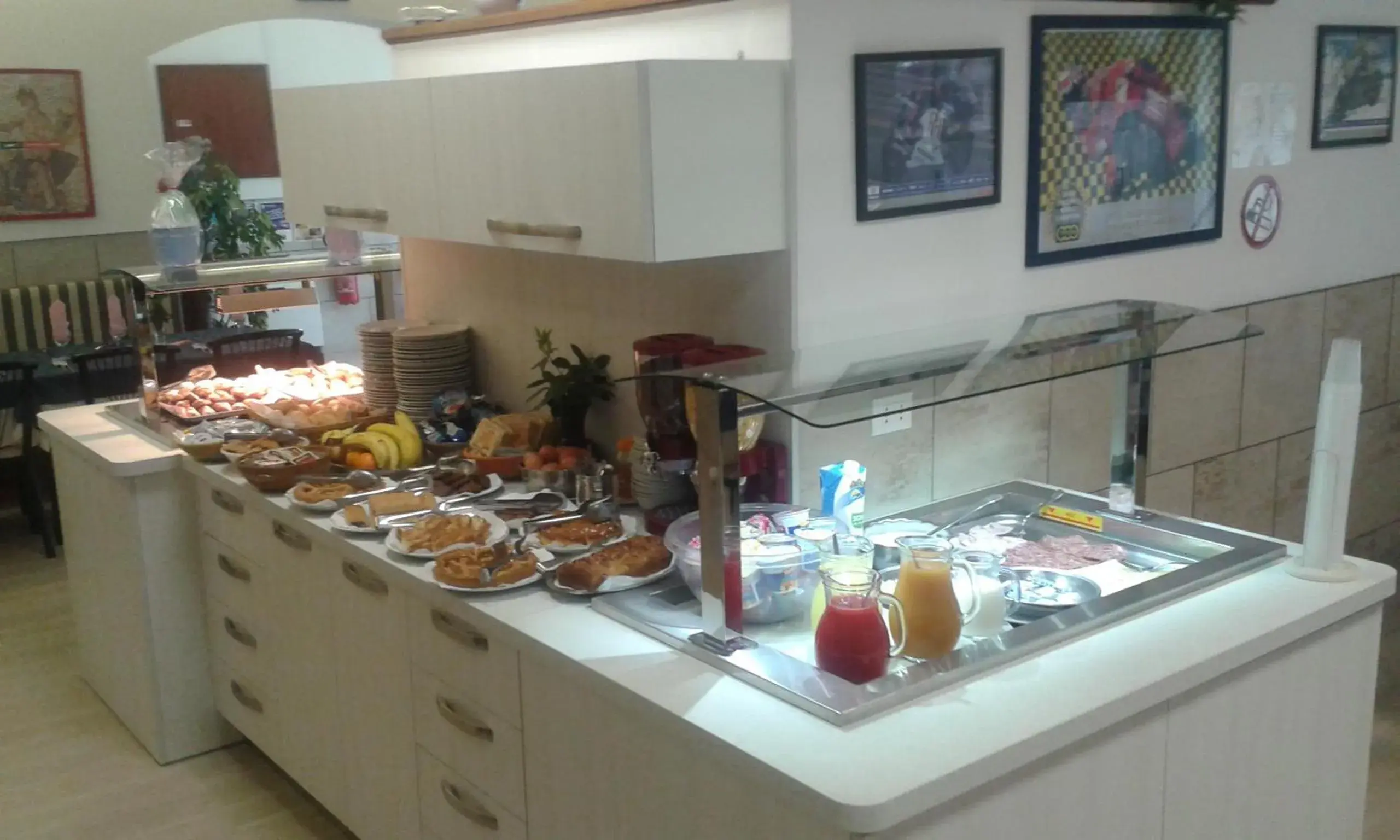 Buffet breakfast, Food in Hotel Aros