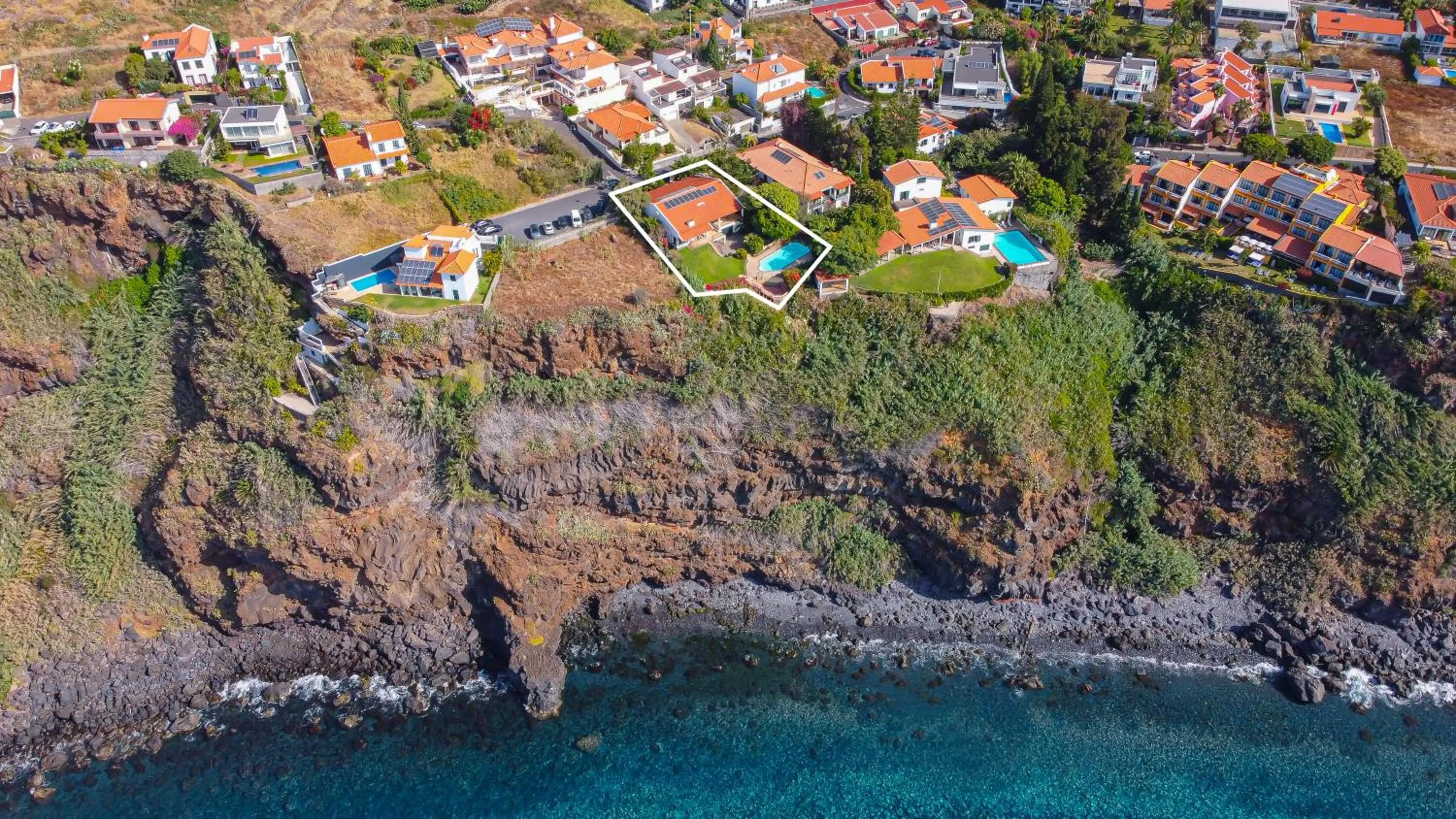 Property building in Villa Albatroz