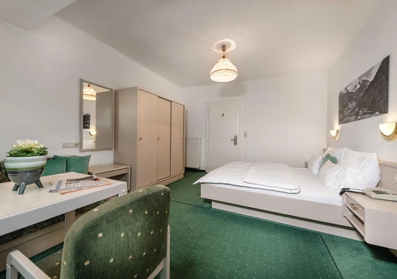 Bed in Hotel Goethehof