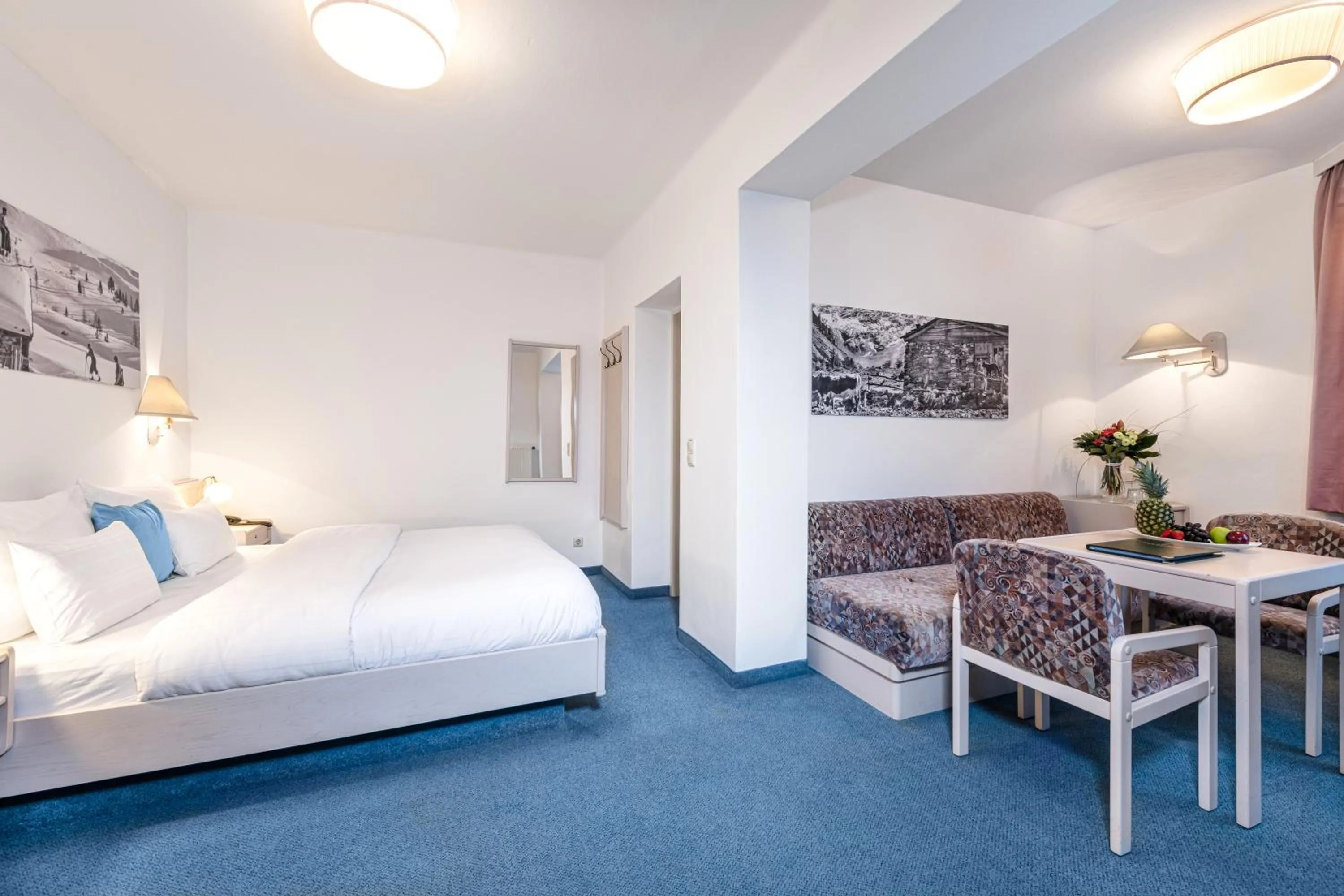 Seating area, Bed in Hotel Goethehof