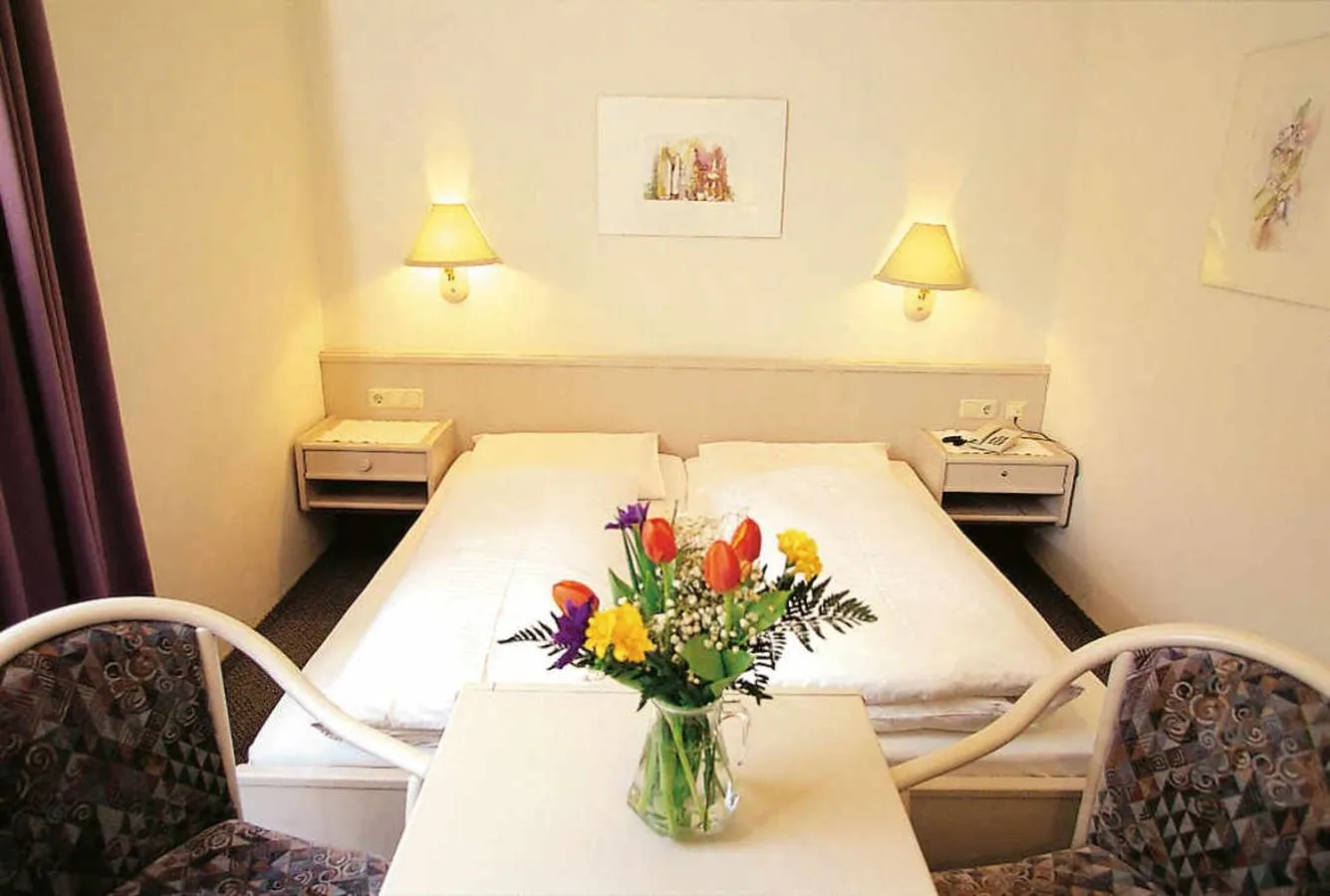 Bed in Hotel Goethehof