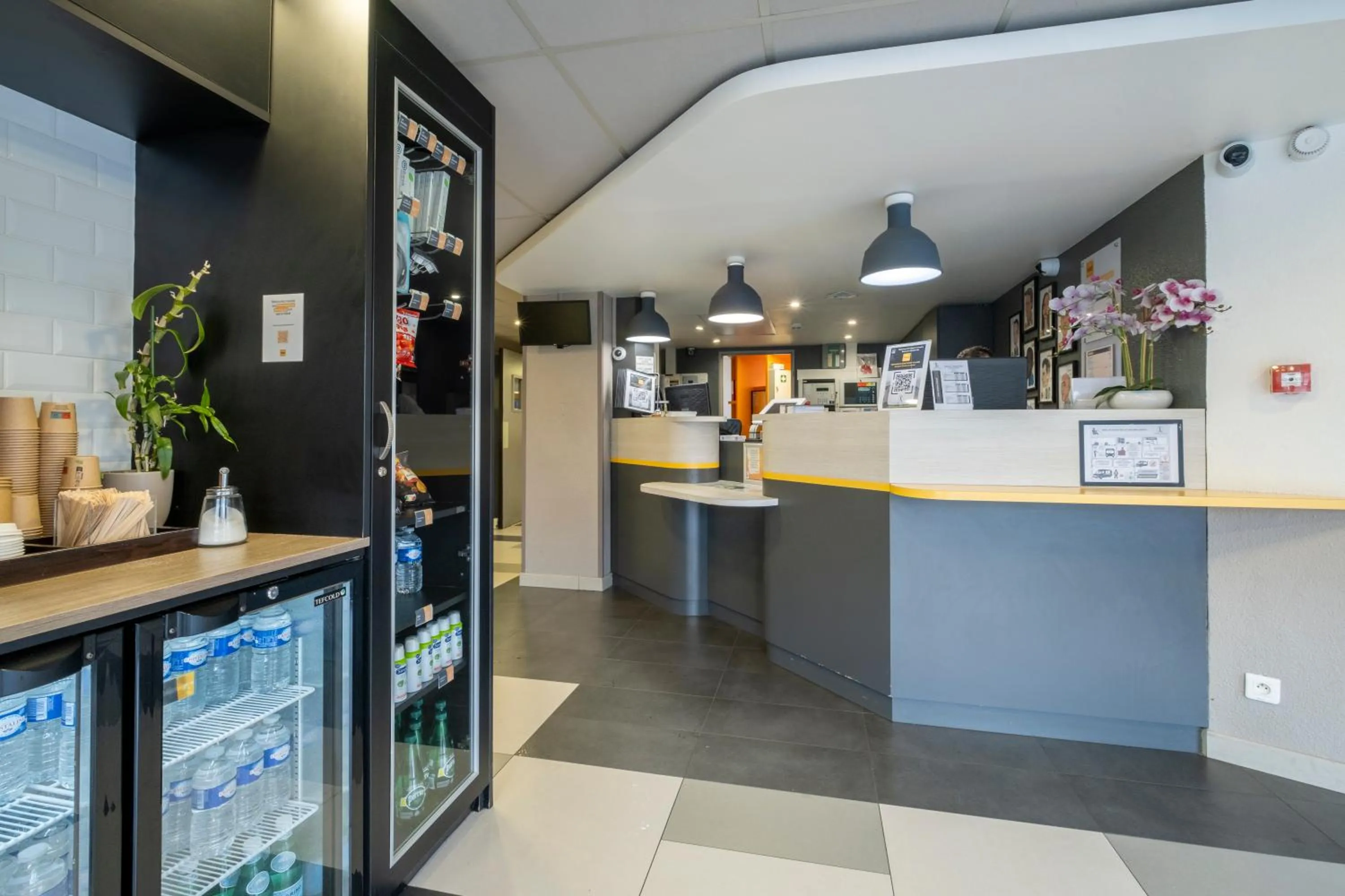 Lobby or reception in Premiere Classe Roissy Aéroport Charles De Gaulle