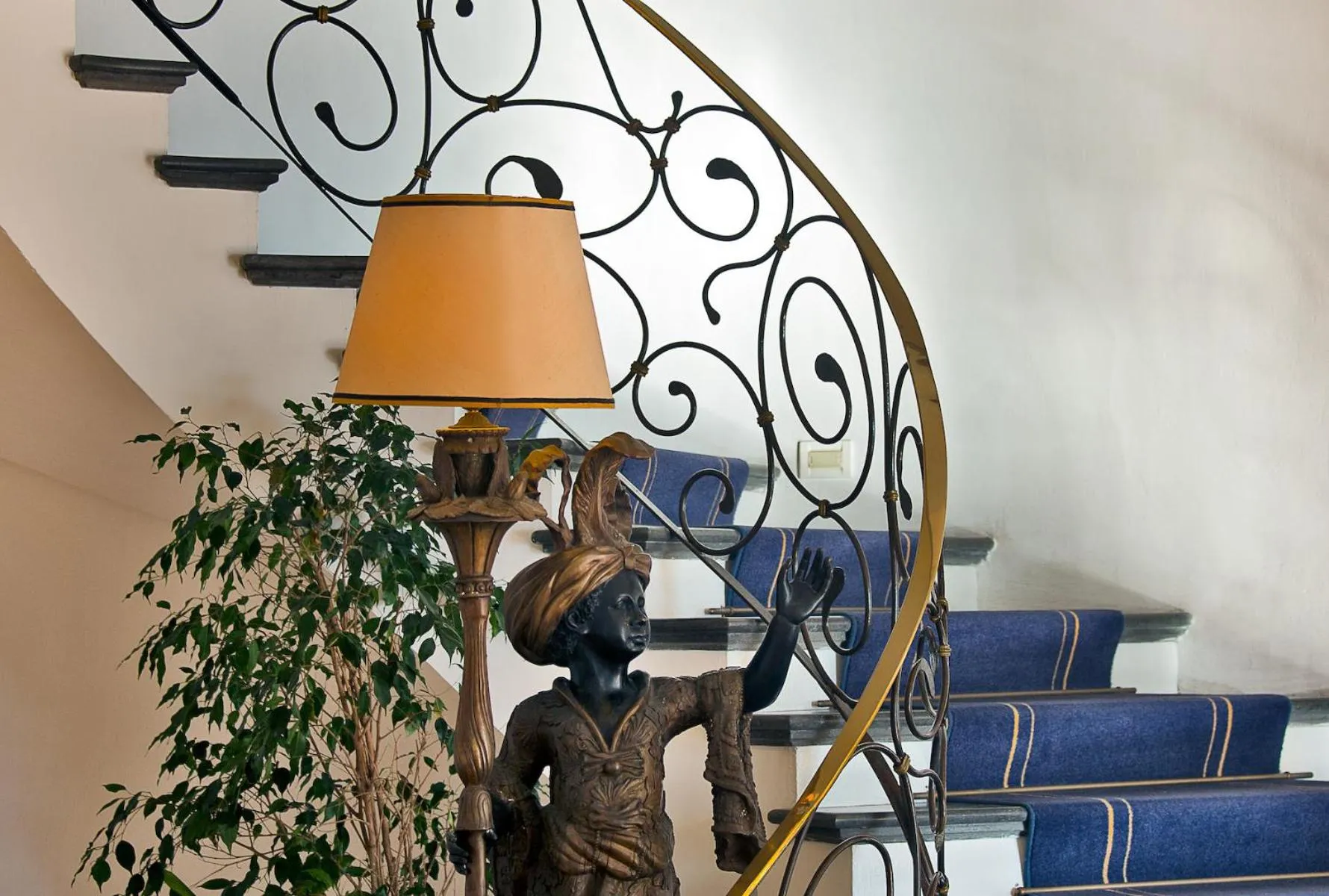 Decorative detail in Covo Dei Saraceni