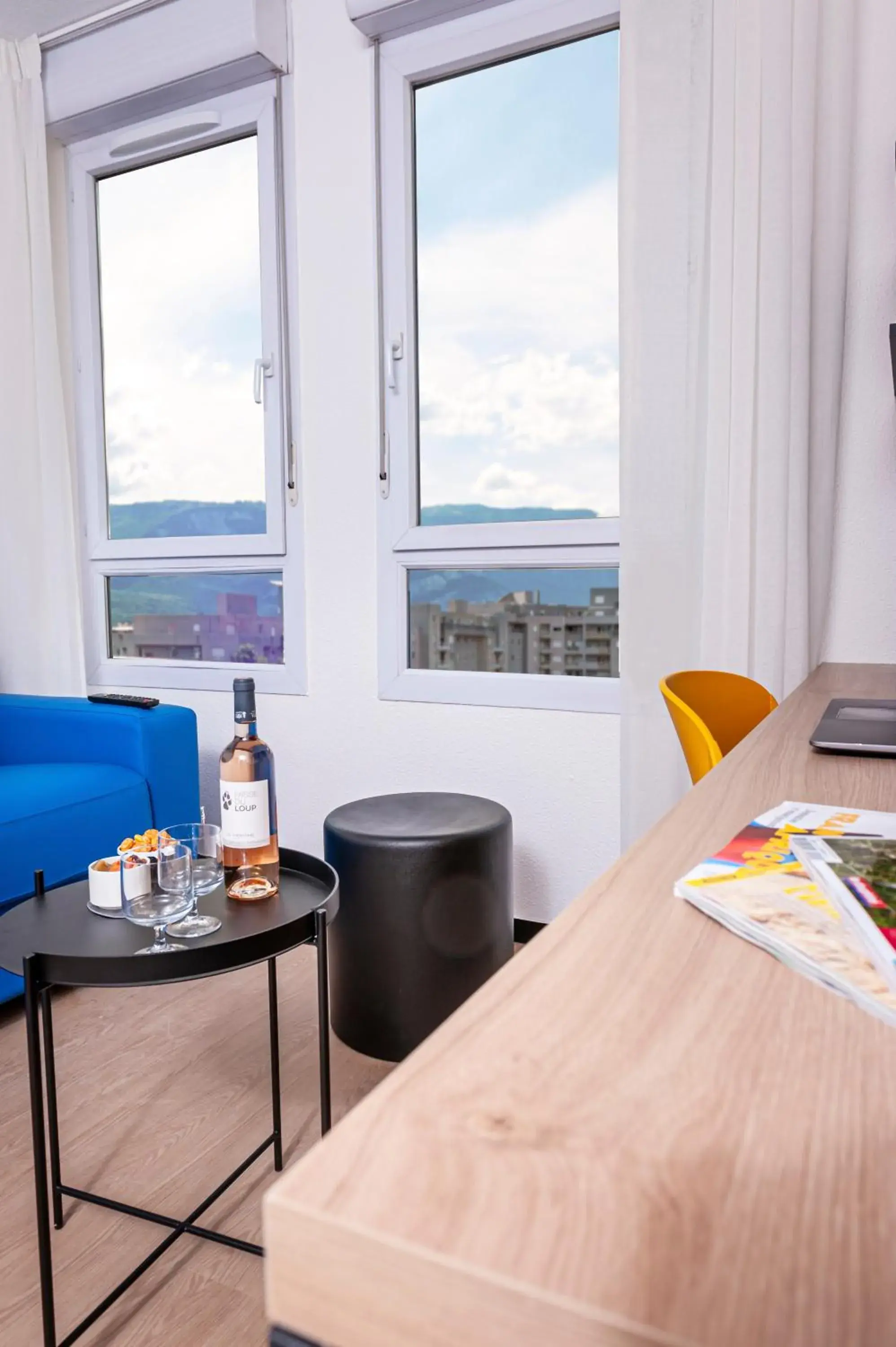 One-Bedroom Apartment (4 Adults) in Apparthotel Le Hüb Grenoble One-Bedroom Apartment (4 Adults) in Apparthotel Le Hüb Grenoble