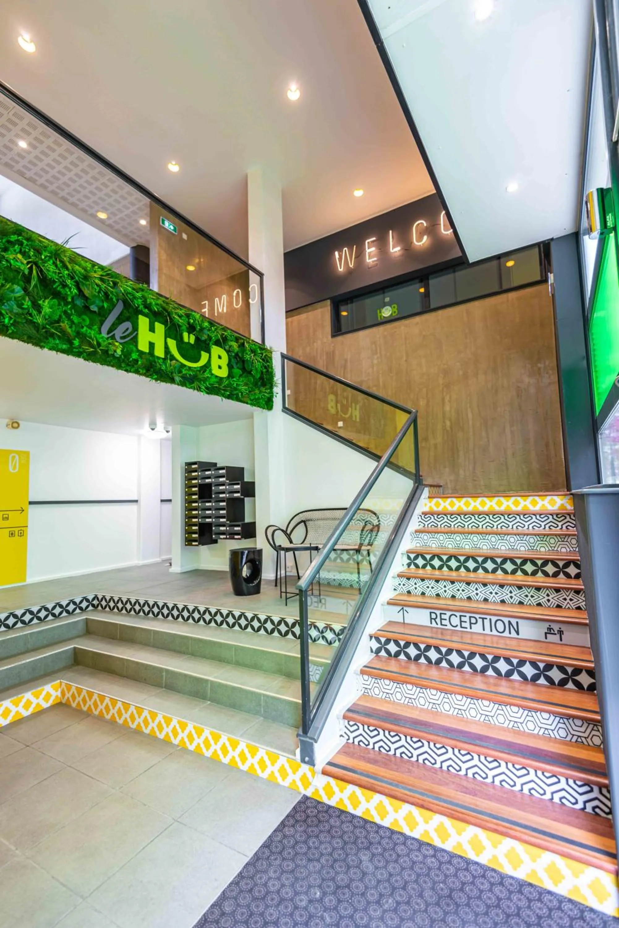 Facade/entrance in Apparthotel Le Hüb Grenoble