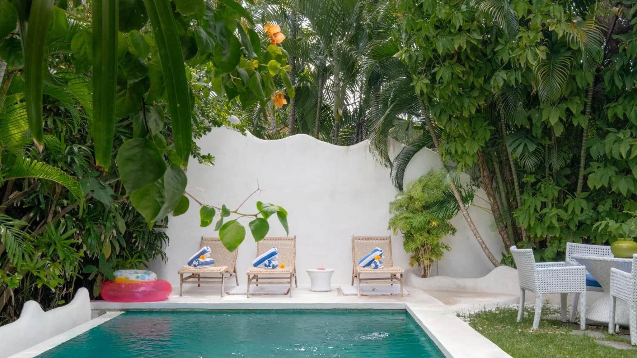 Swimming pool in The Ocean Luxury Villas
