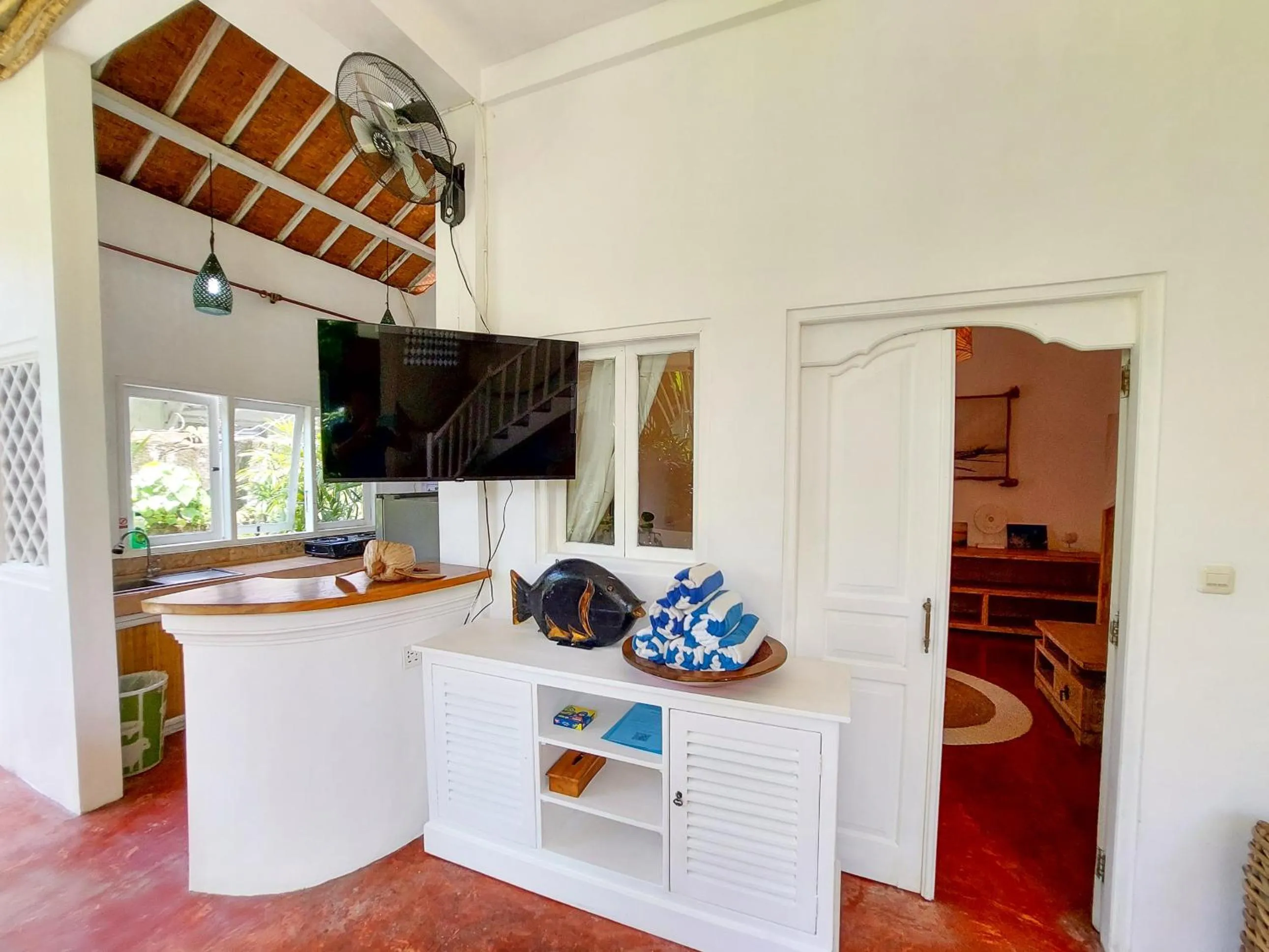 Communal lounge/ TV room in Ocean Luxury Villas - Private Pool Seminayk