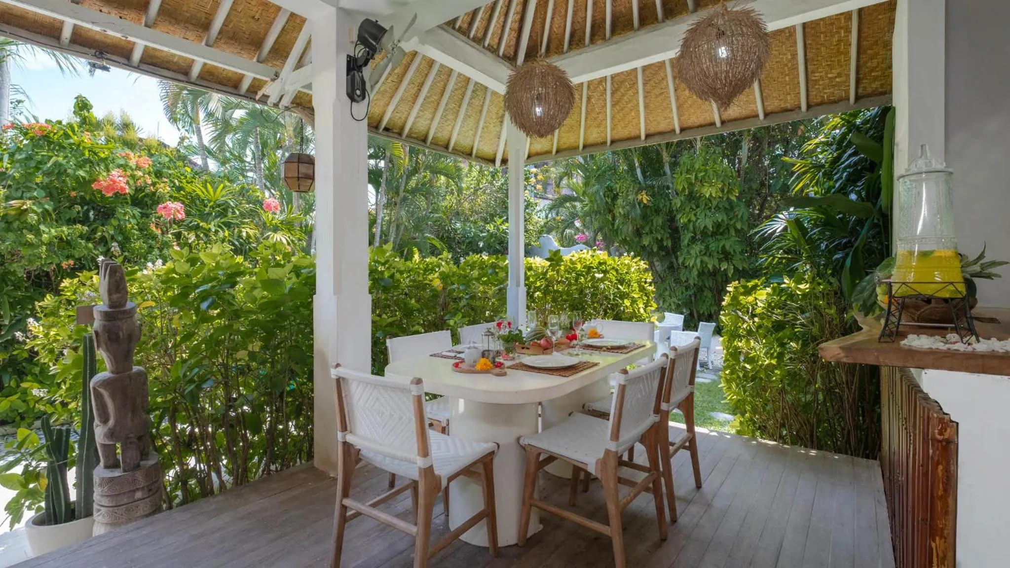 Dining area in The Ocean Luxury Villas