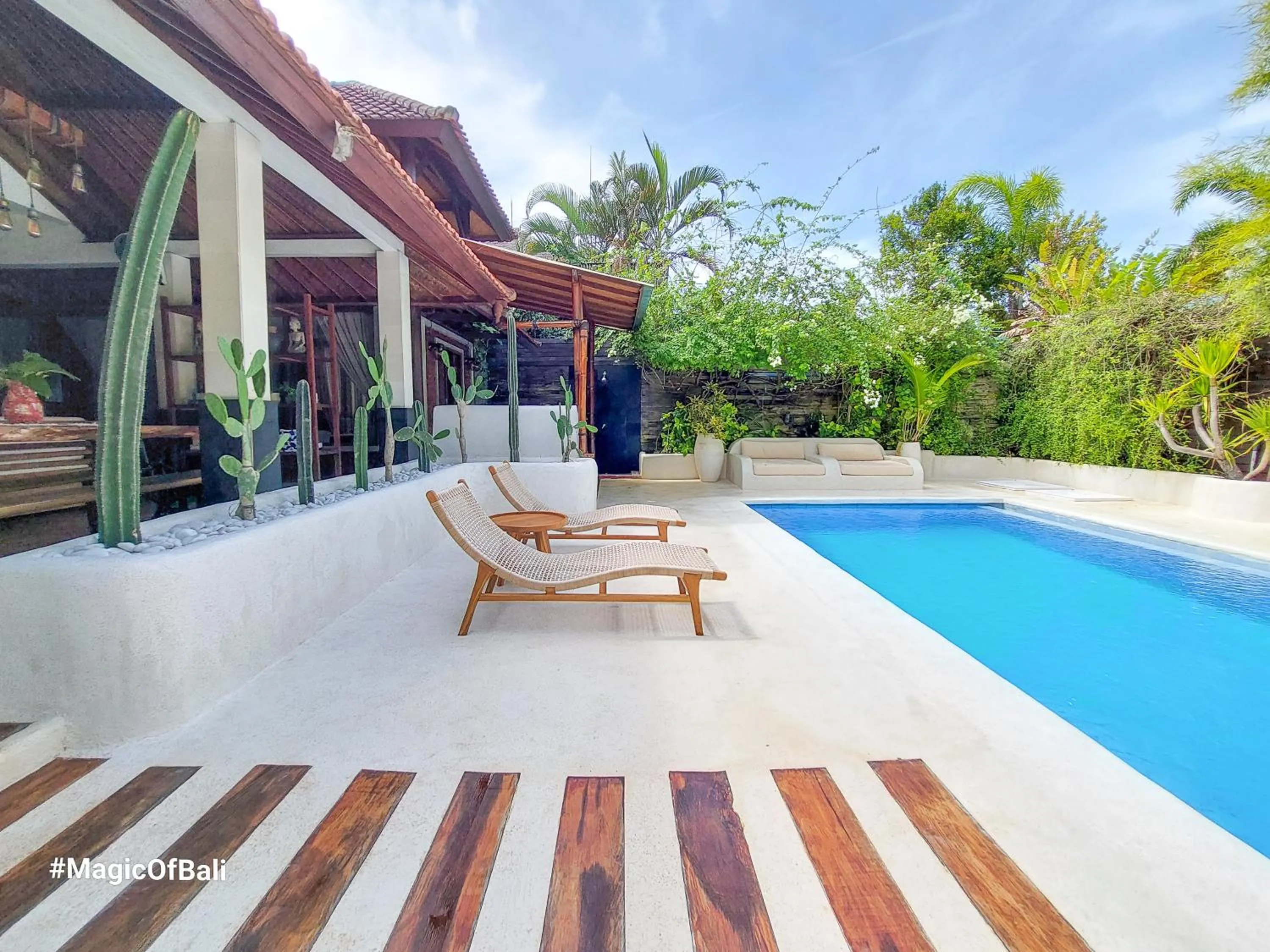 Property building in The Ocean Luxury Villas