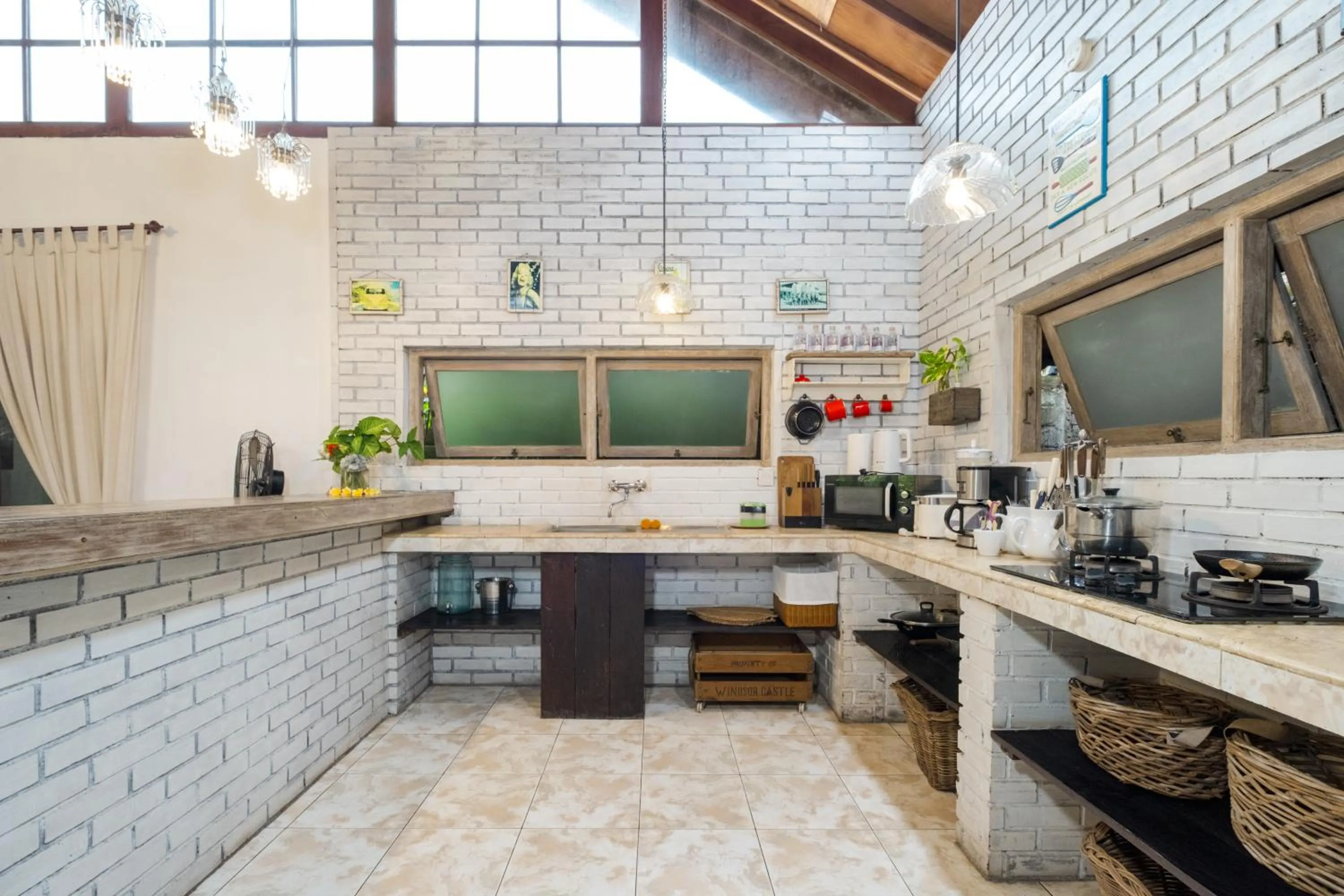 Kitchen or kitchenette in The Ocean Luxury Villas